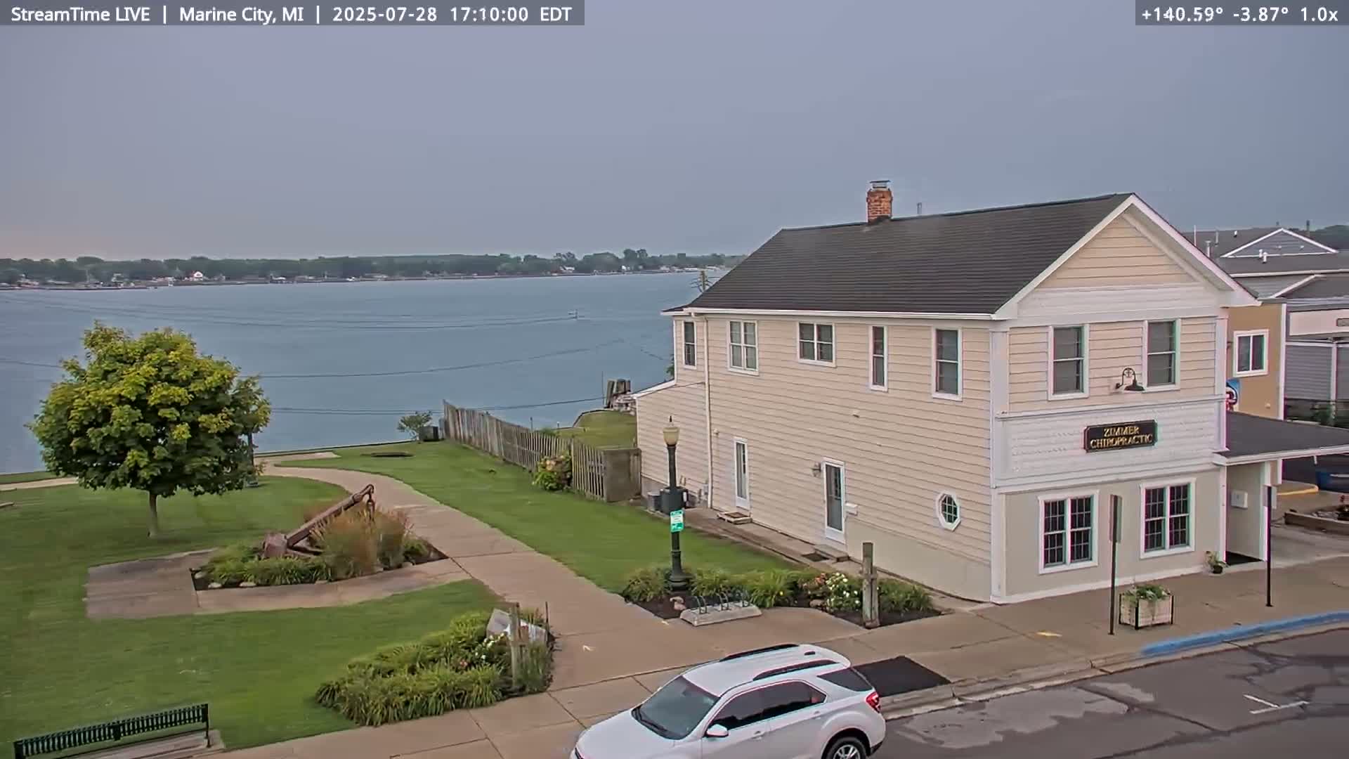 USA - Canada Border, Marine City Village & St Clair River Live Cam - Marine City, St. Clair, Michigan, USA
