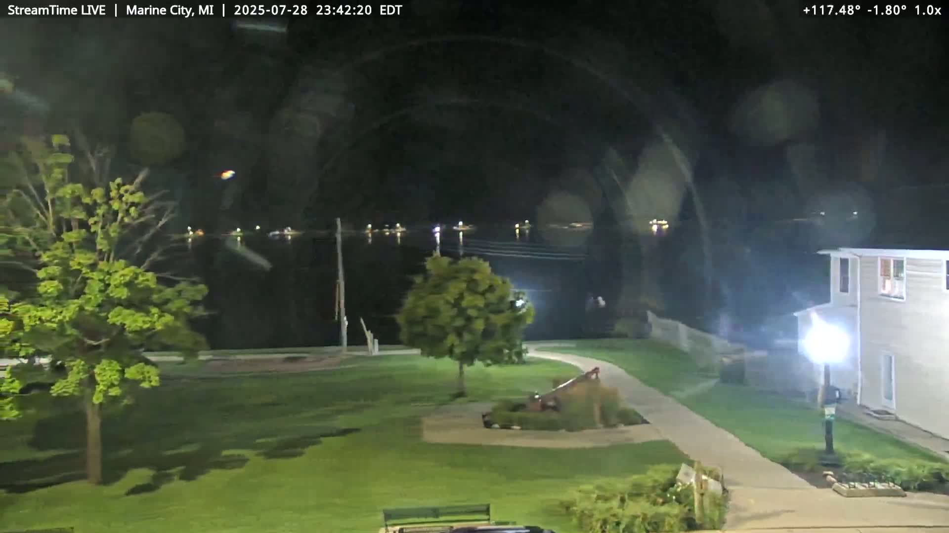 USA - Canada Border, Marine City Village & St Clair River Live Cam - Marine City, St. Clair, Michigan, USA
