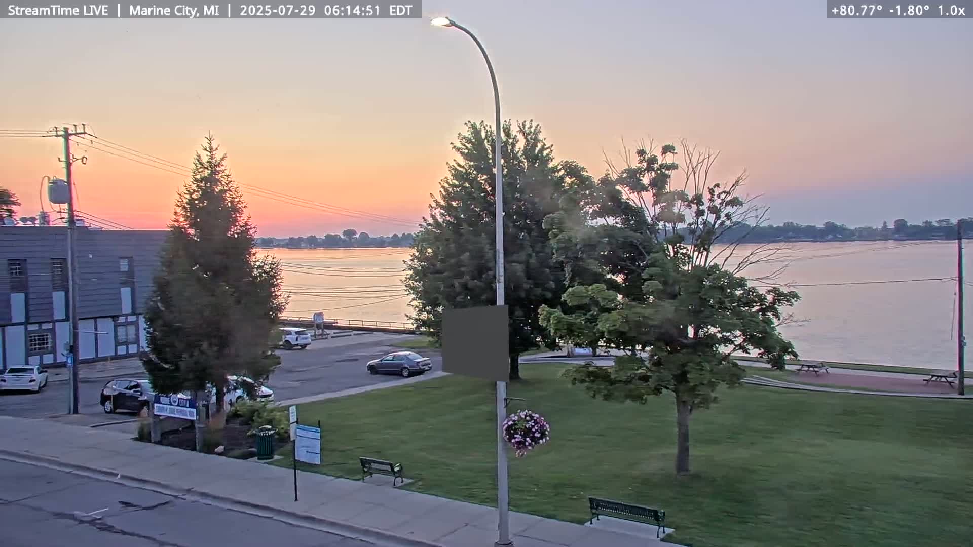 USA - Canada Border, Marine City Village & St Clair River Live Cam - Marine City, St. Clair, Michigan, USA