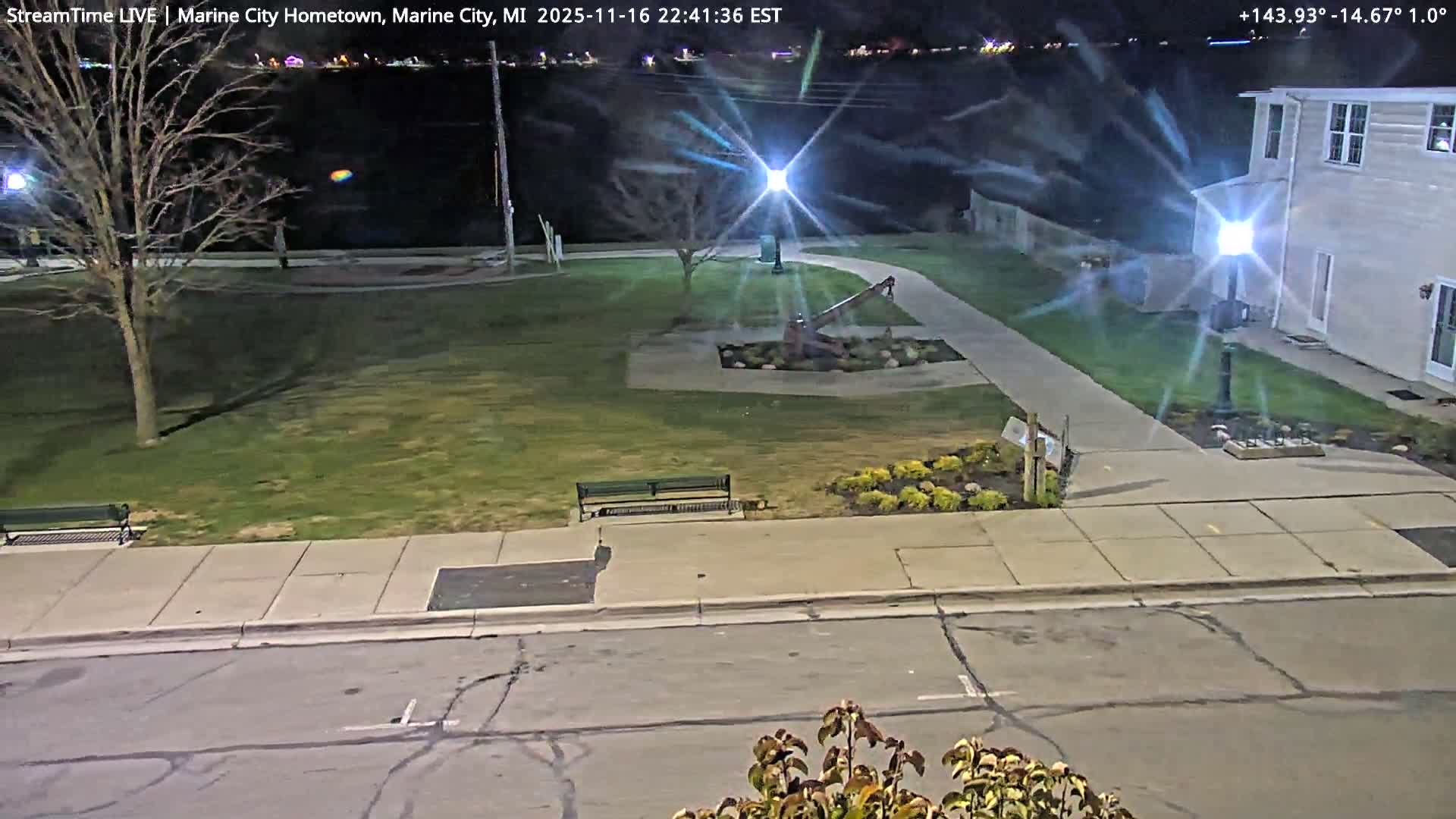 USA - Canada Border, Marine City Village & St Clair River Live Cam - Marine City, St. Clair, Michigan, USA