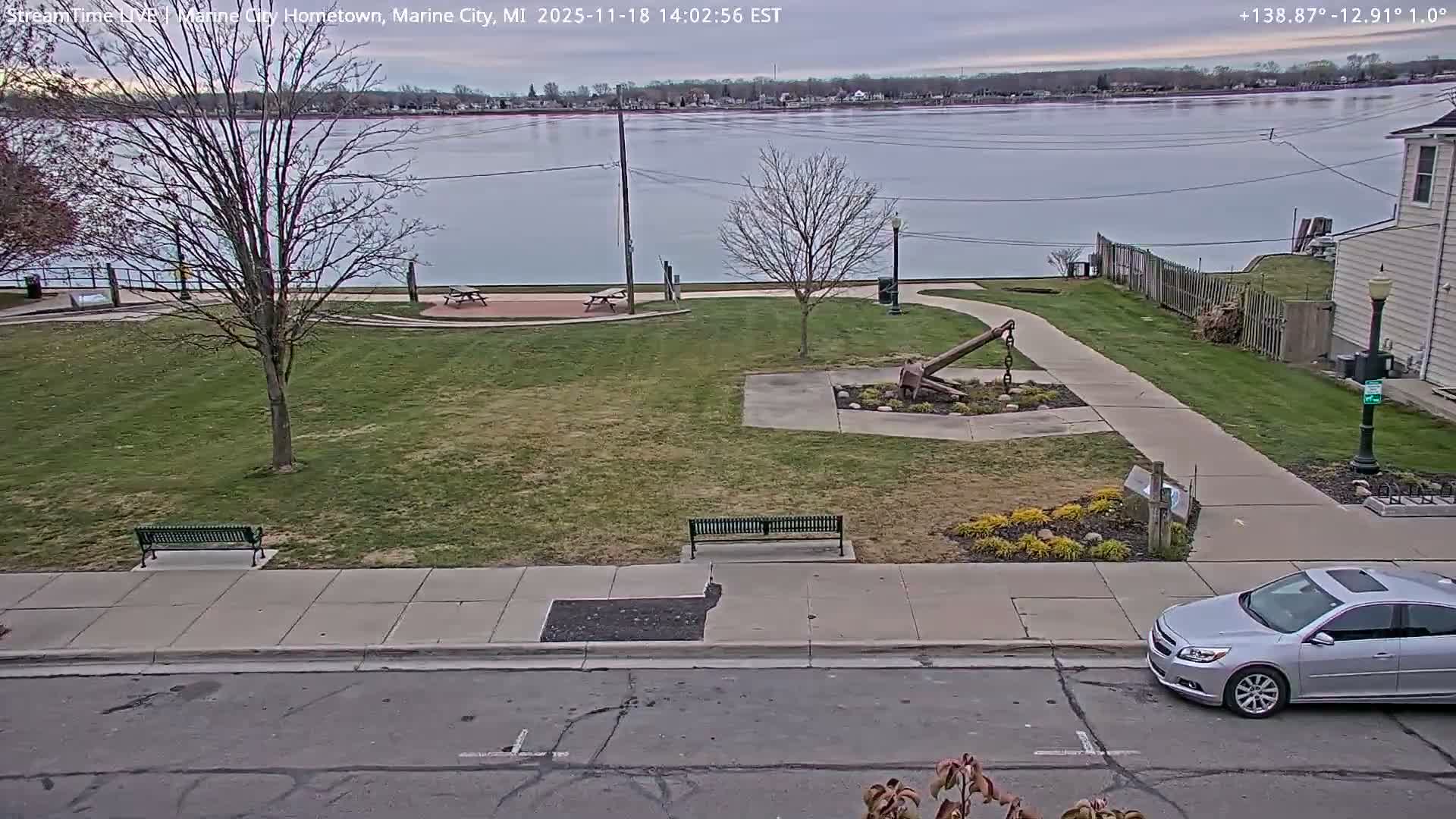 USA - Canada Border, Marine City Village & St Clair River Live Cam - Marine City, St. Clair, Michigan, USA