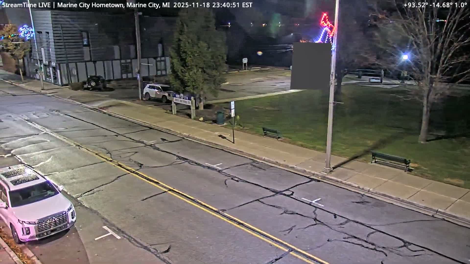 USA - Canada Border, Marine City Village & St Clair River Live Cam - Marine City, St. Clair, Michigan, USA