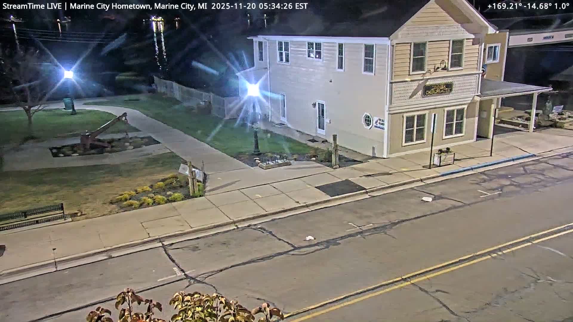 USA - Canada Border, Marine City Village & St Clair River Live Cam - Marine City, St. Clair, Michigan, USA