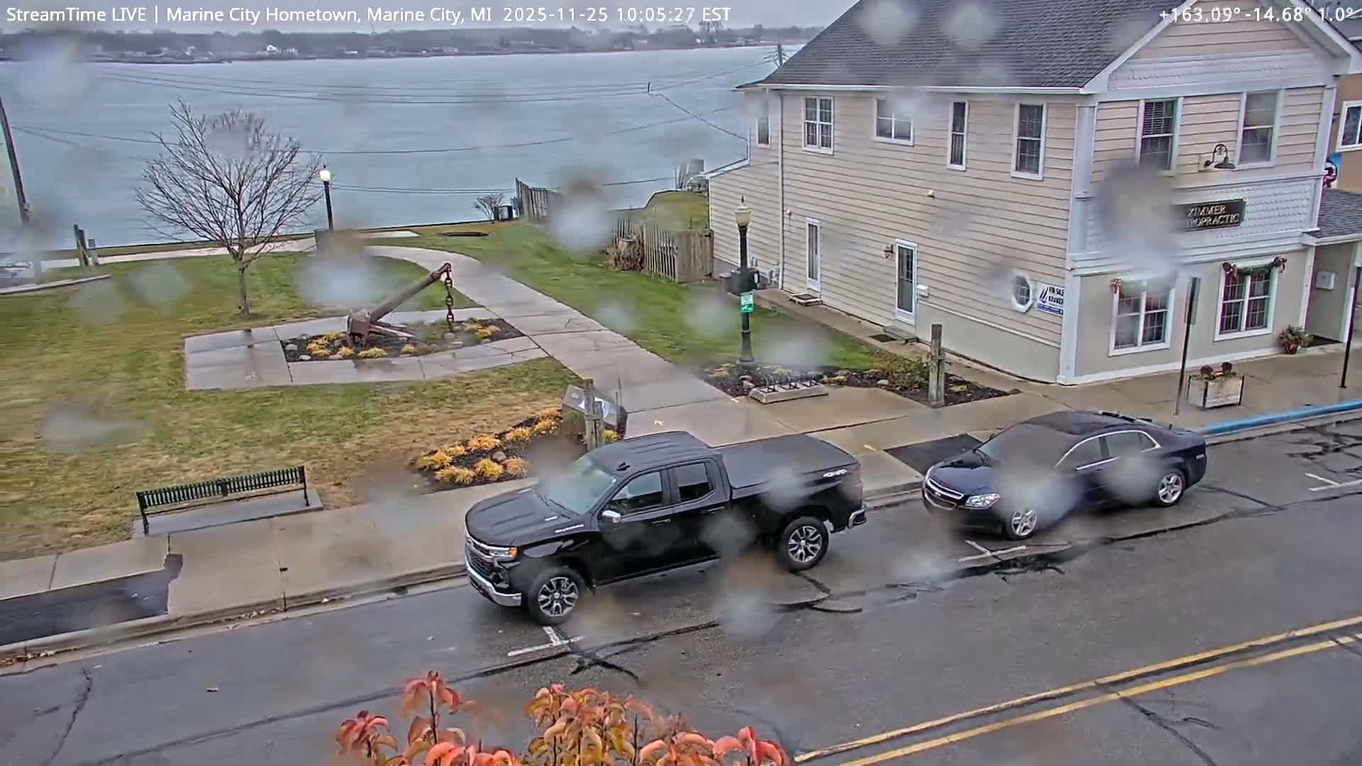 USA - Canada Border, Marine City Village & St Clair River Live Cam - Marine City, St. Clair, Michigan, USA