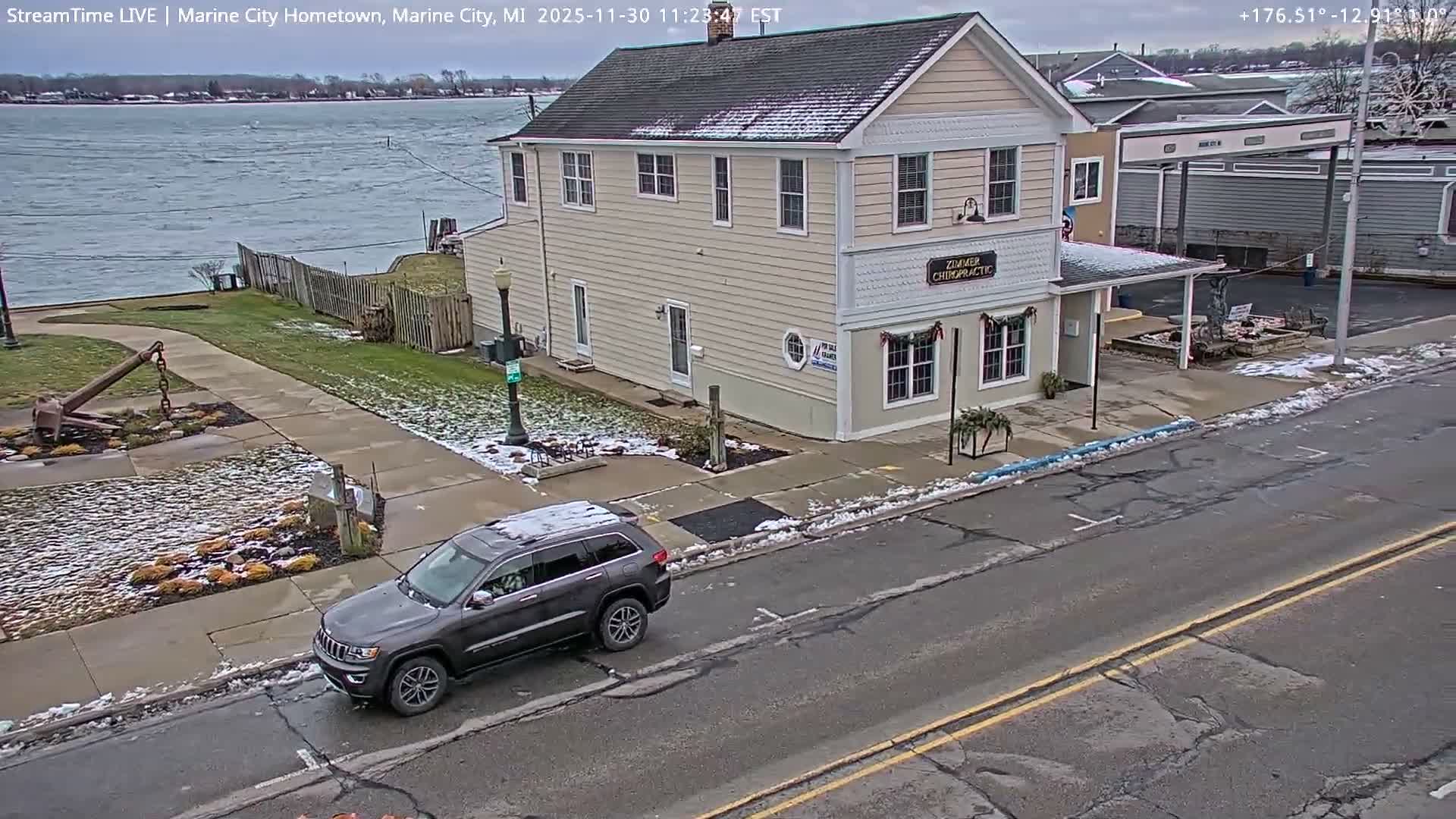 USA - Canada Border, Marine City Village & St Clair River Live Cam - Marine City, St. Clair, Michigan, USA