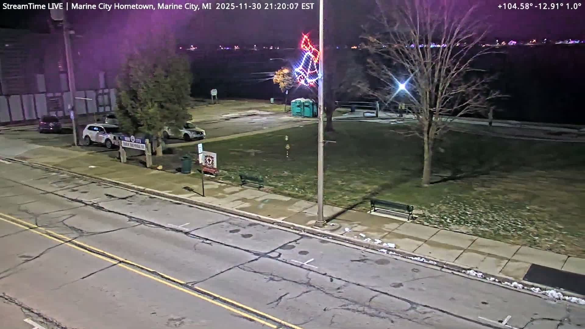 USA - Canada Border, Marine City Village & St Clair River Live Cam - Marine City, St. Clair, Michigan, USA