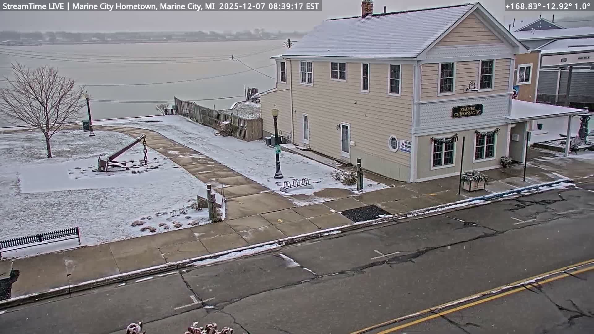 USA - Canada Border, Marine City Village & St Clair River Live Cam - Marine City, St. Clair, Michigan, USA