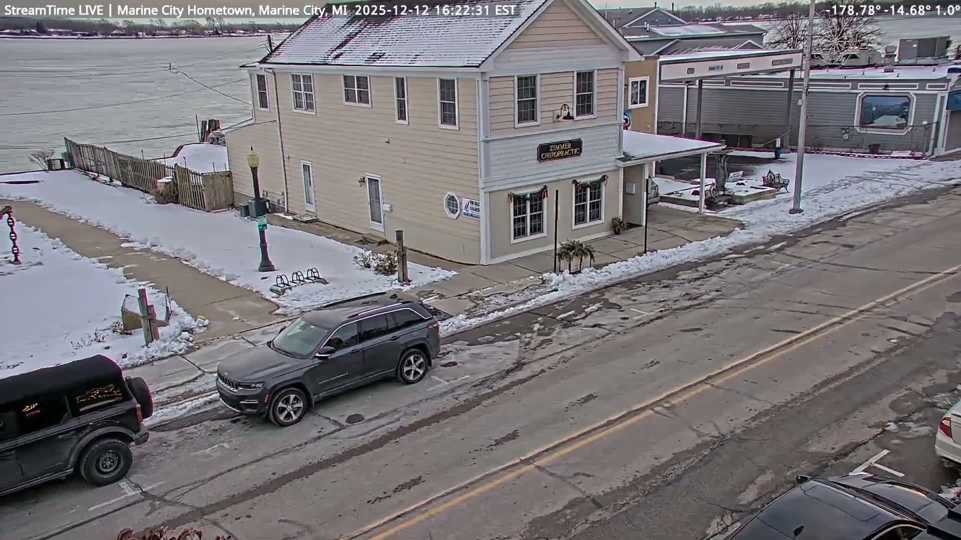 USA - Canada Border, Marine City Village & St Clair River Live Cam - Marine City, St. Clair, Michigan, USA