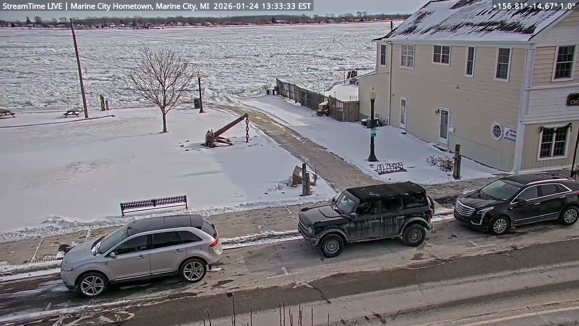 USA - Canada Border, Marine City Village & St Clair River Live Cam - Marine City, St. Clair, Michigan, USA