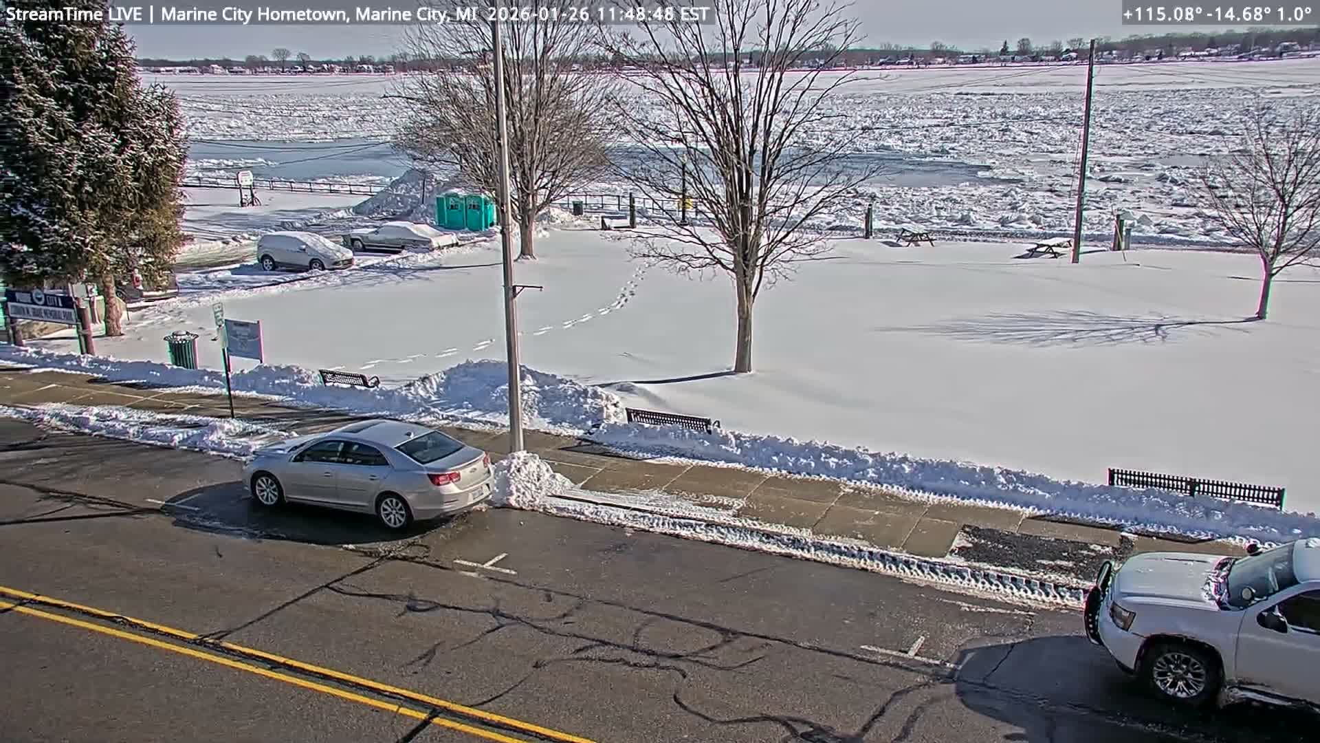 USA - Canada Border, Marine City Village & St Clair River Live Cam - Marine City, St. Clair, Michigan, USA