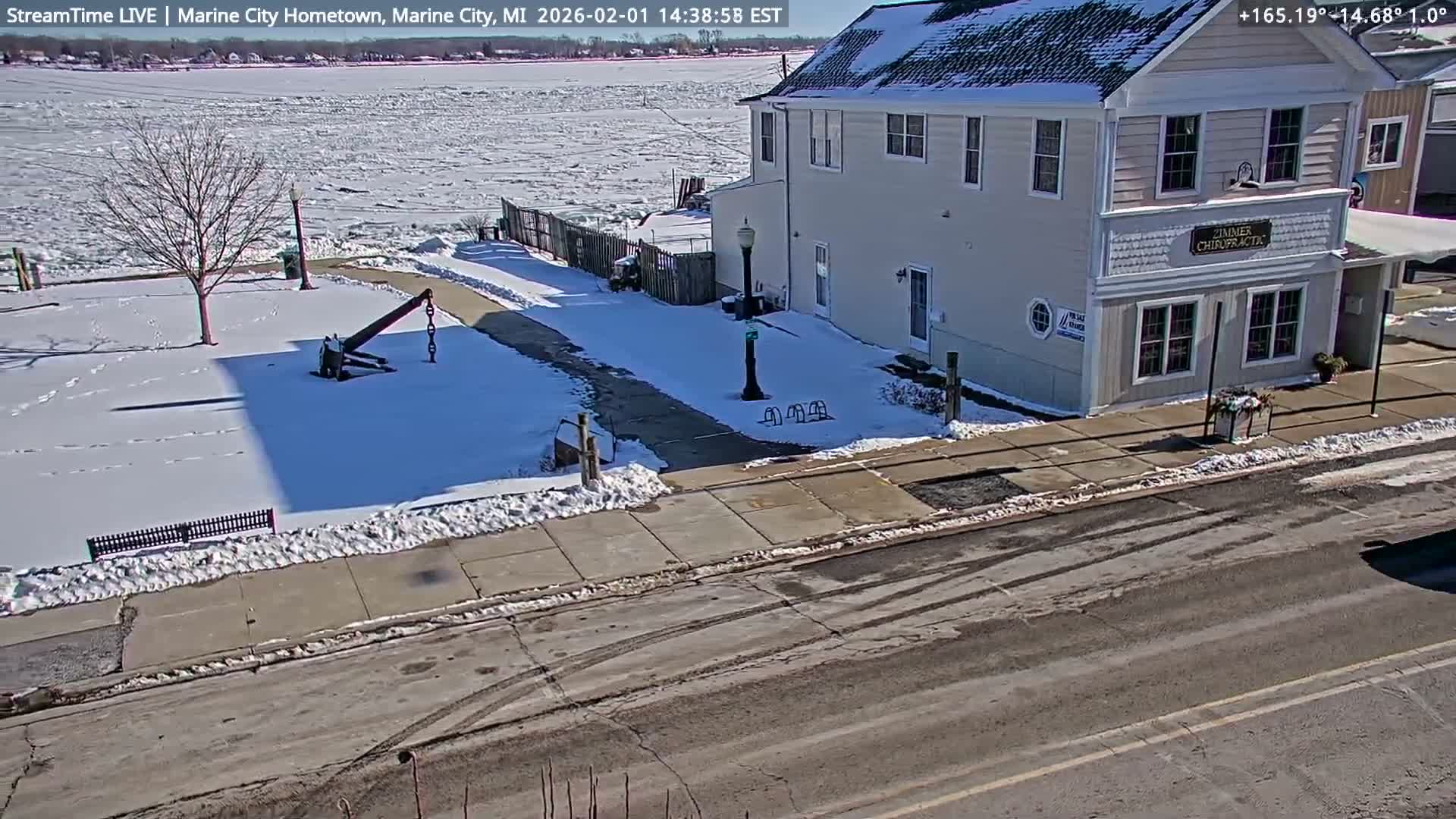 USA - Canada Border, Marine City Village & St Clair River Live Cam - Marine City, St. Clair, Michigan, USA