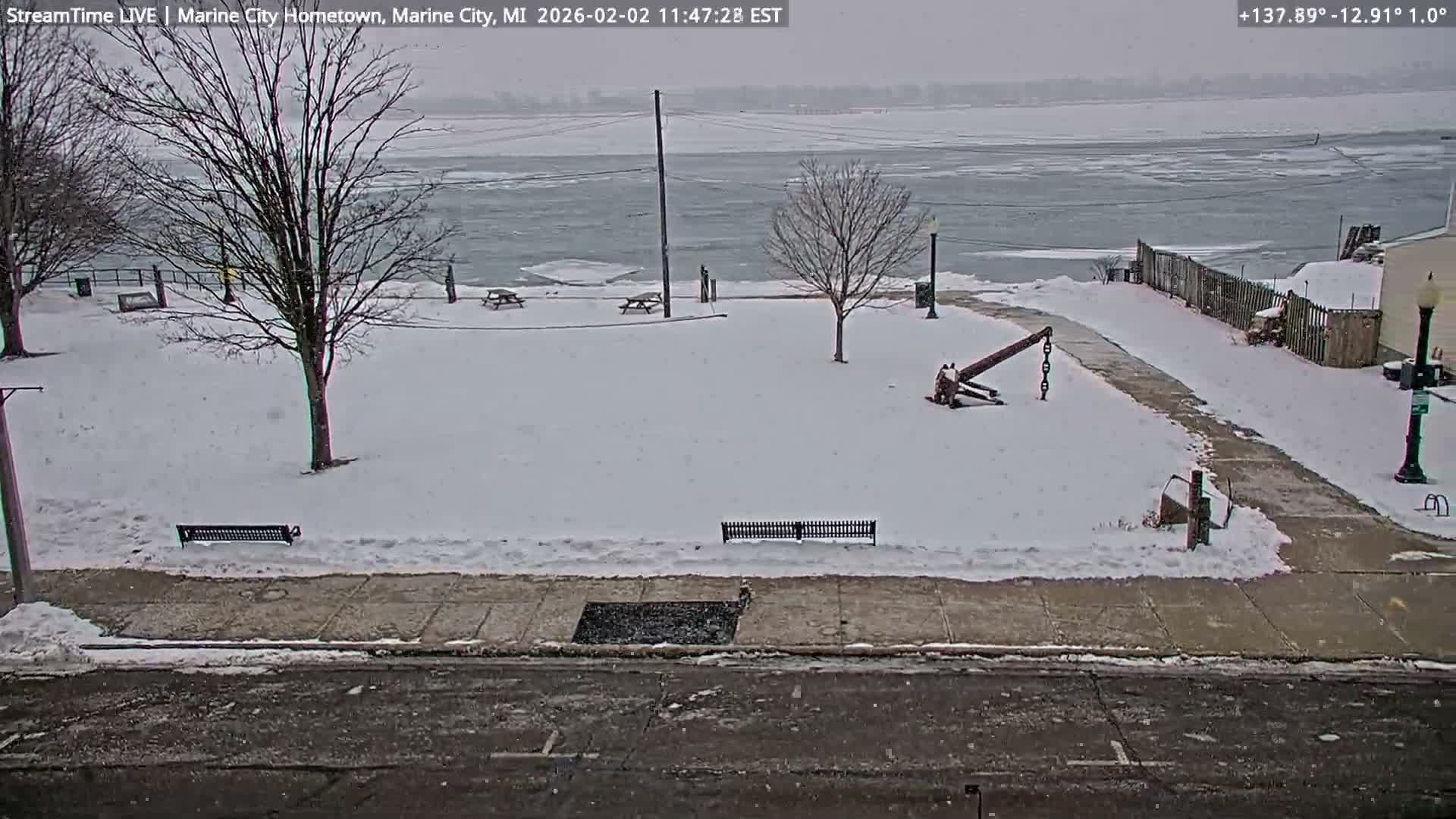 USA - Canada Border, Marine City Village & St Clair River Live Cam - Marine City, St. Clair, Michigan, USA