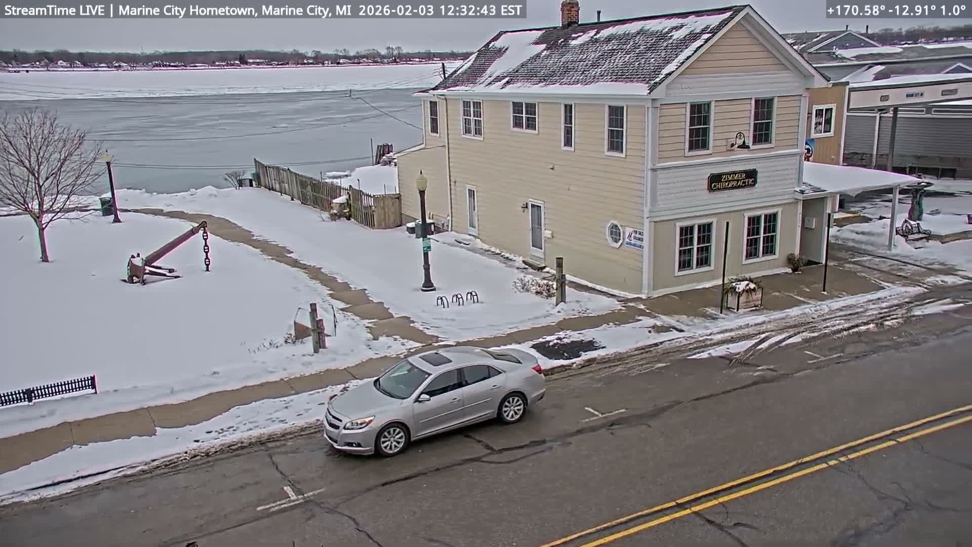USA - Canada Border, Marine City Village & St Clair River Live Cam - Marine City, St. Clair, Michigan, USA