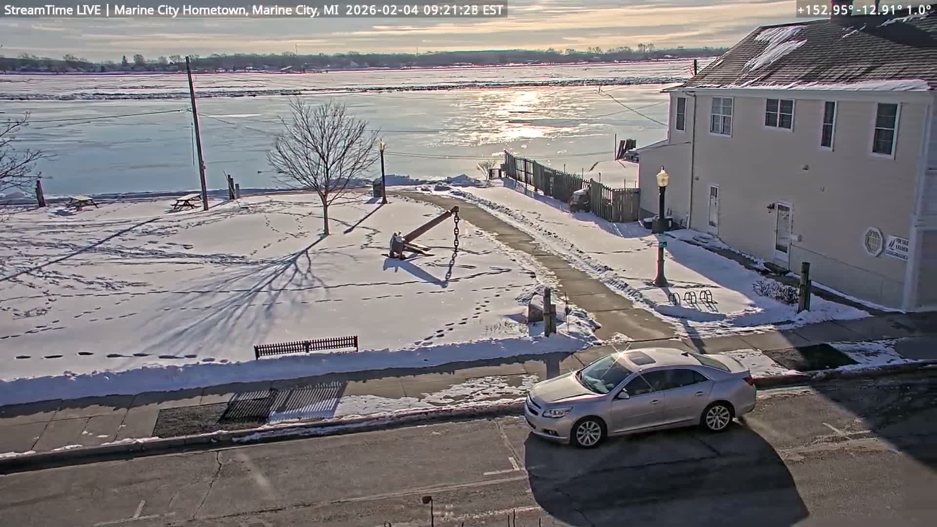 USA - Canada Border, Marine City Village & St Clair River Live Cam - Marine City, St. Clair, Michigan, USA