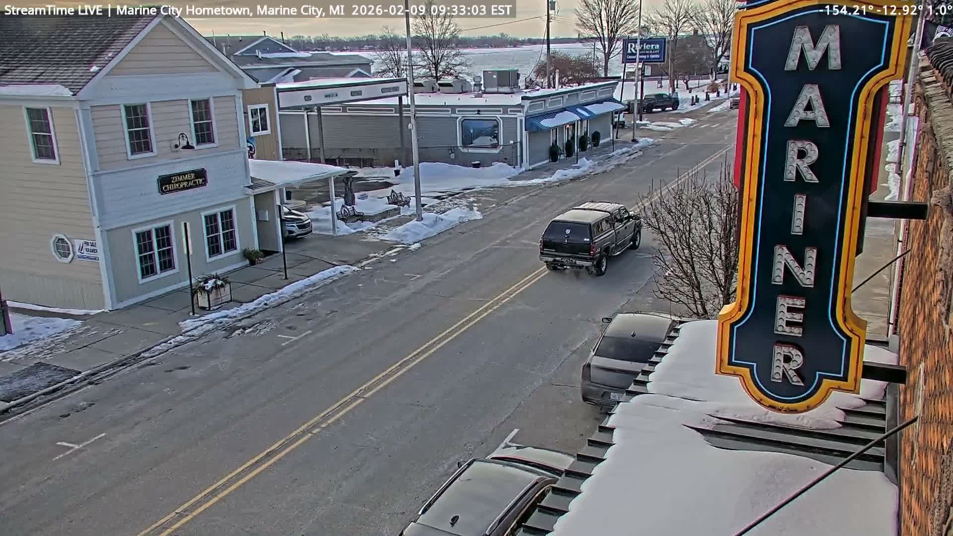 USA - Canada Border, Marine City Village & St Clair River Live Cam - Marine City, St. Clair, Michigan, USA