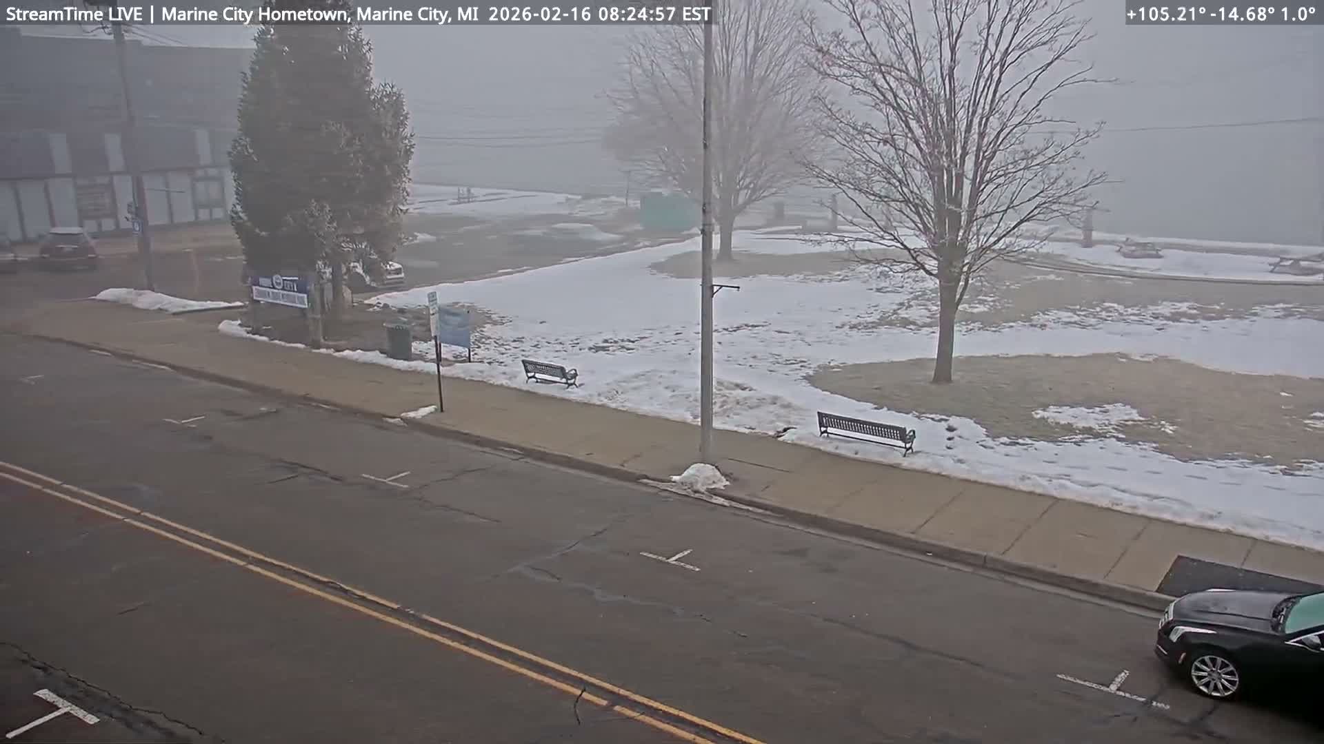USA - Canada Border, Marine City Village & St Clair River Live Cam - Marine City, St. Clair, Michigan, USA