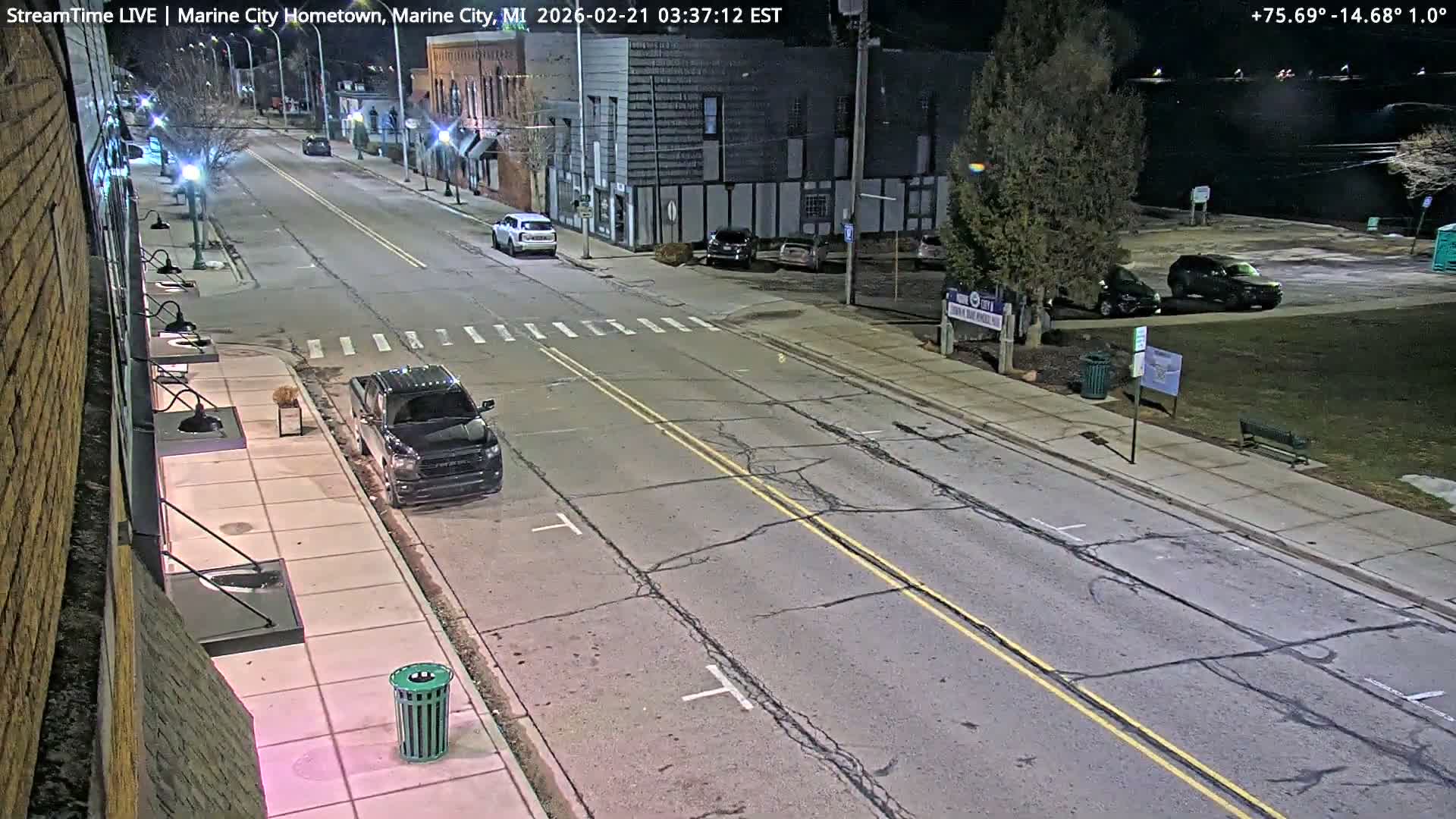 USA - Canada Border, Marine City Village & St Clair River Live Cam - Marine City, St. Clair, Michigan, USA