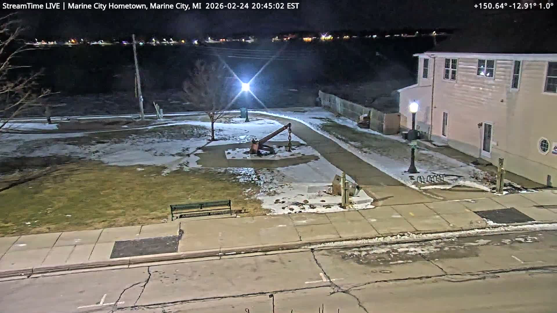 USA - Canada Border, Marine City Village & St Clair River Live Cam - Marine City, St. Clair, Michigan, USA