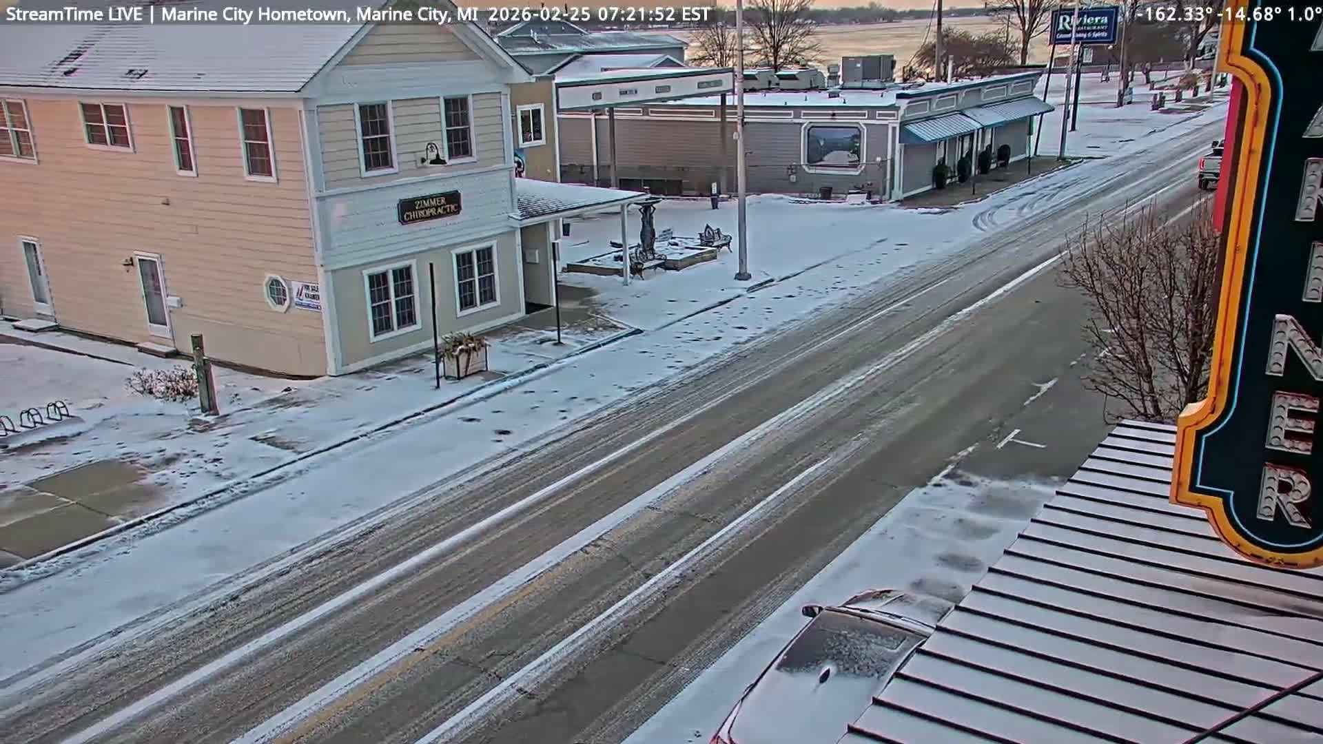 USA - Canada Border, Marine City Village & St Clair River Live Cam - Marine City, St. Clair, Michigan, USA