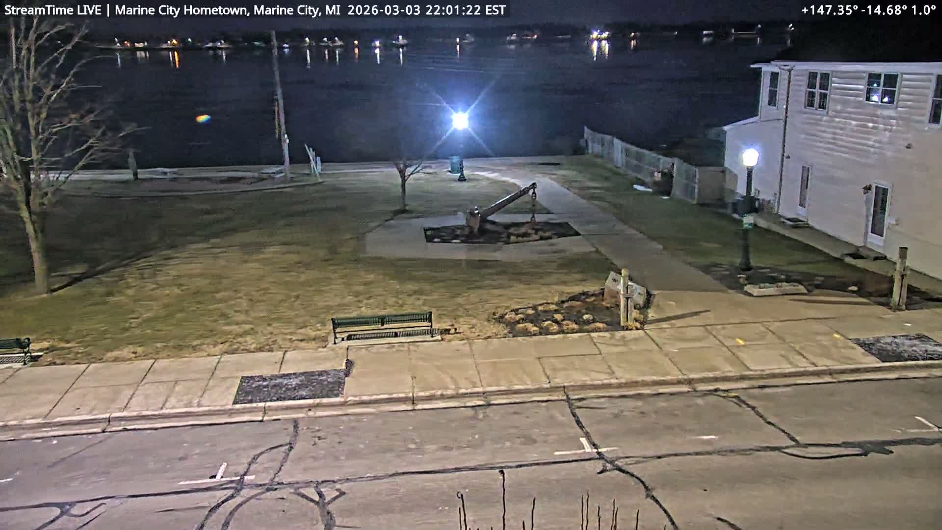 USA - Canada Border, Marine City Village & St Clair River Live Cam - Marine City, St. Clair, Michigan, USA