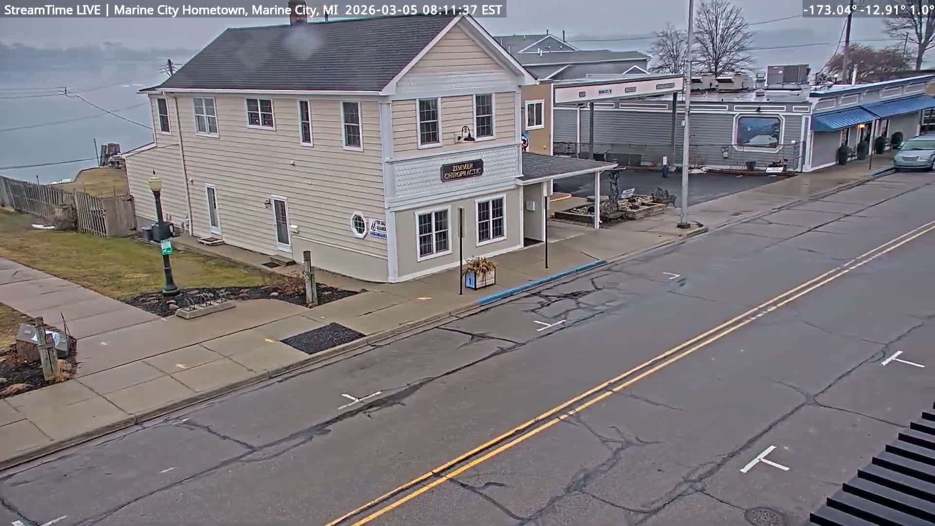 USA - Canada Border, Marine City Village & St Clair River Live Cam - Marine City, St. Clair, Michigan, USA