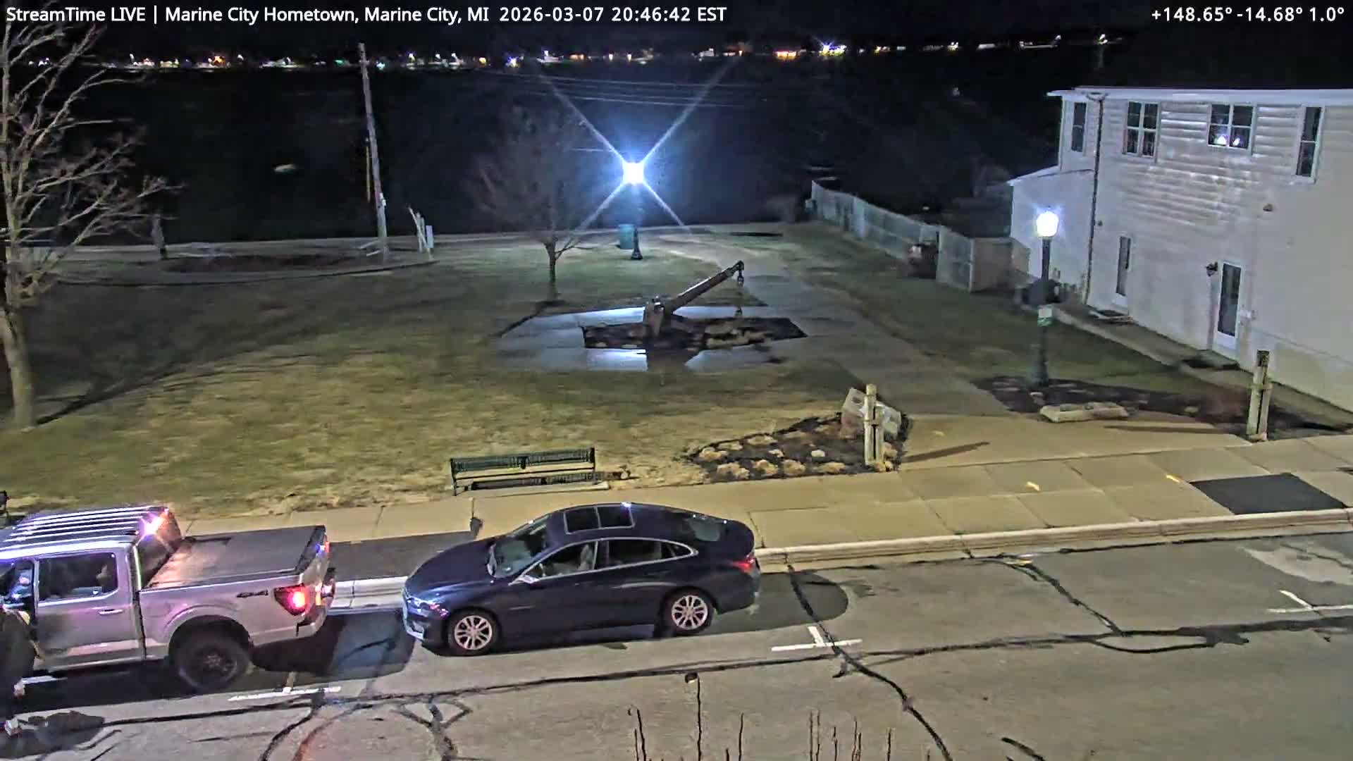 USA - Canada Border, Marine City Village & St Clair River Live Cam - Marine City, St. Clair, Michigan, USA