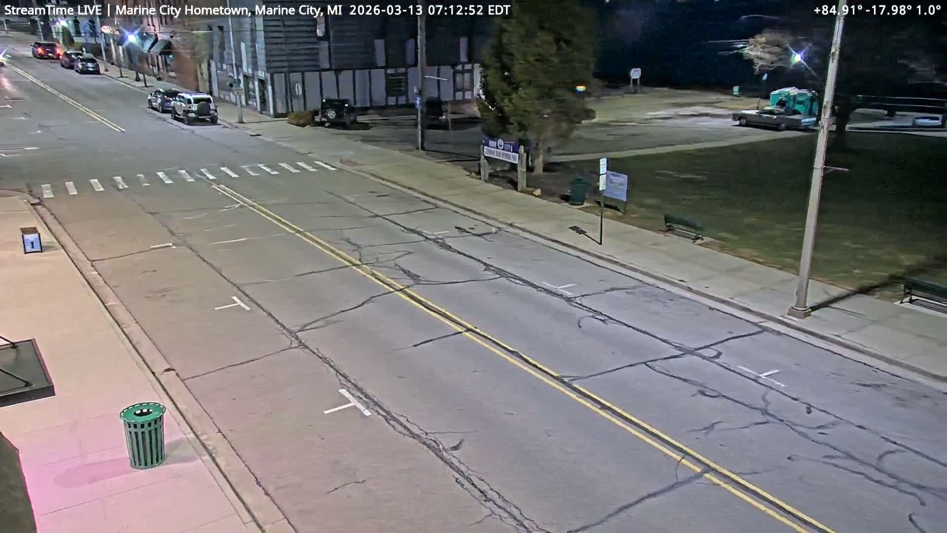 USA - Canada Border, Marine City Village & St Clair River Live Cam - Marine City, St. Clair, Michigan, USA