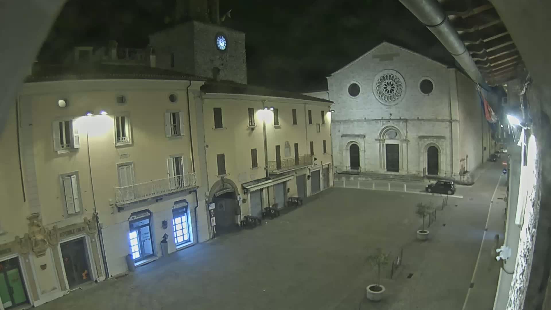 Gualdo Tadino Piazza Martiri della Libertà Square Live Cam - Perugia, Umbria, Italy