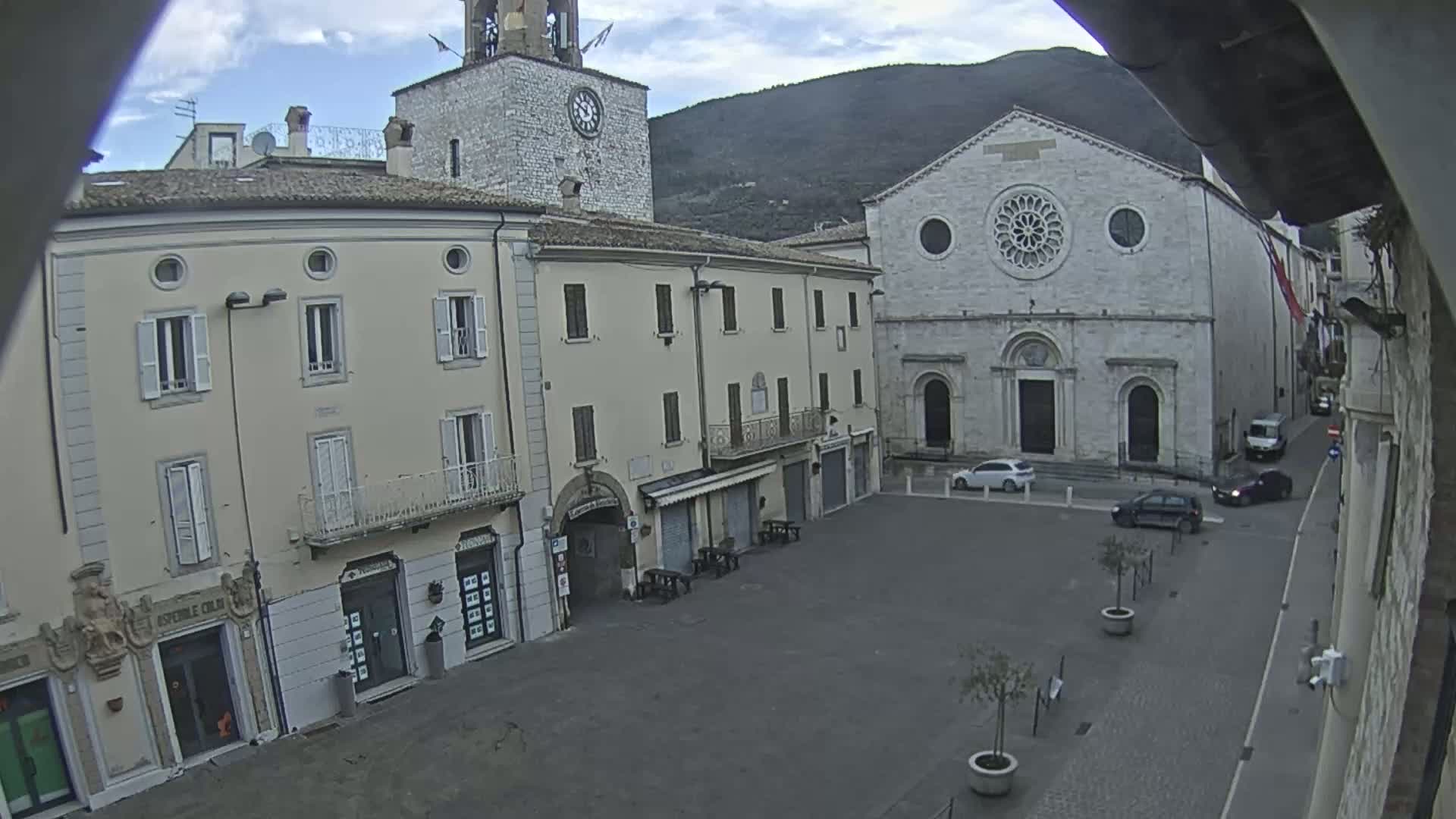 Gualdo Tadino Piazza Martiri della Libertà Square Live Cam - Perugia, Umbria, Italy