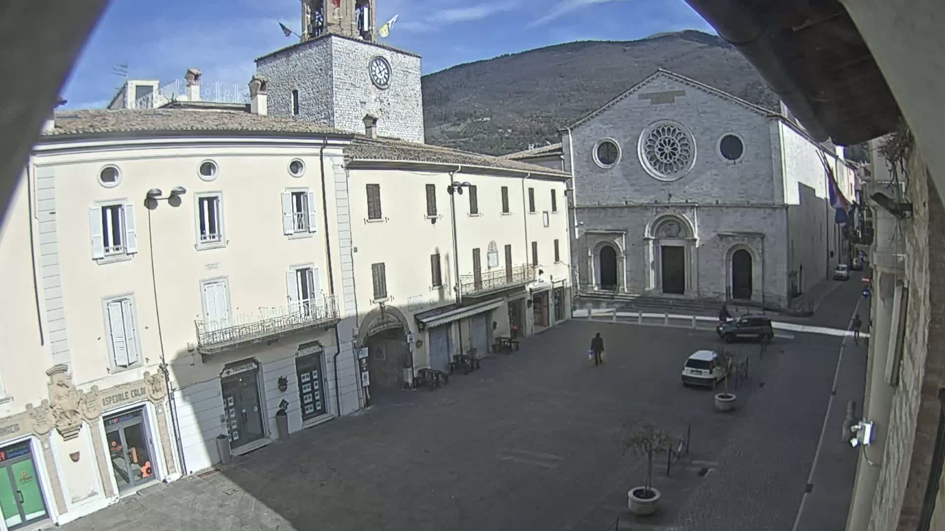 Gualdo Tadino Piazza Martiri della Libertà Square Live Cam - Perugia, Umbria, Italy