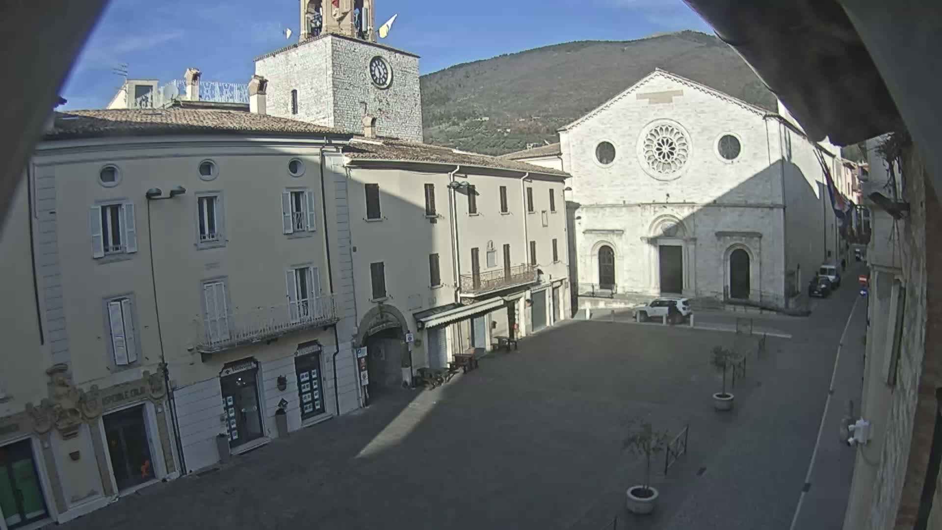Gualdo Tadino Piazza Martiri della Libertà Square Live Cam - Perugia, Umbria, Italy