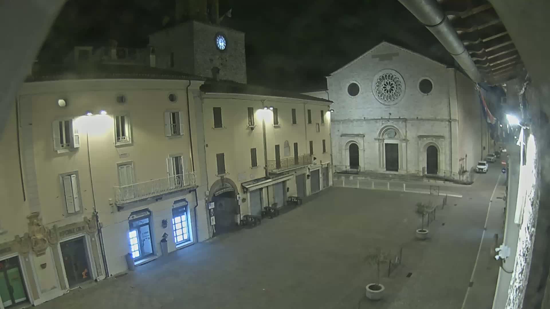 Gualdo Tadino Piazza Martiri della Libertà Square Live Cam - Perugia, Umbria, Italy