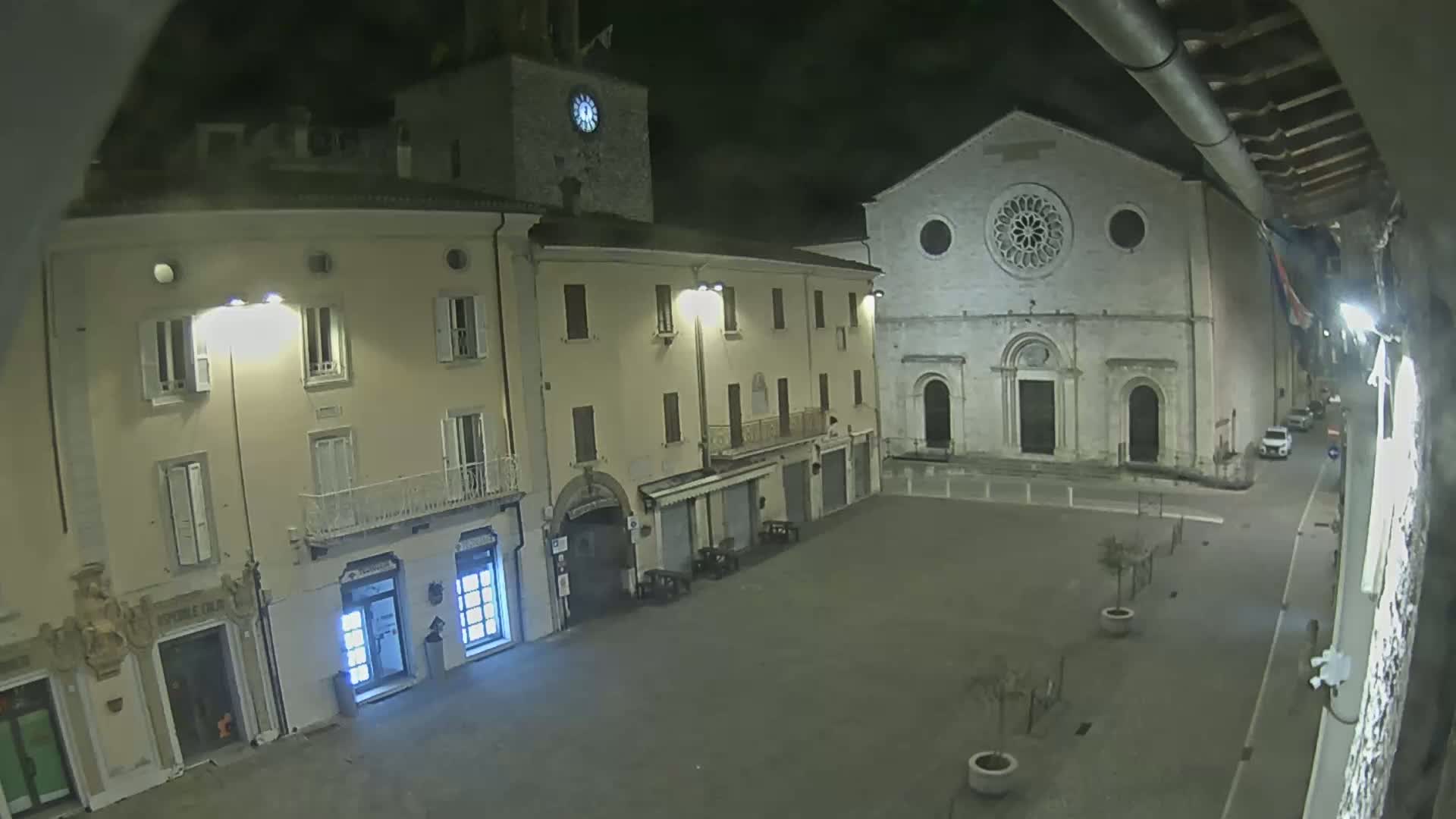Gualdo Tadino Piazza Martiri della Libertà Square Live Cam - Perugia, Umbria, Italy