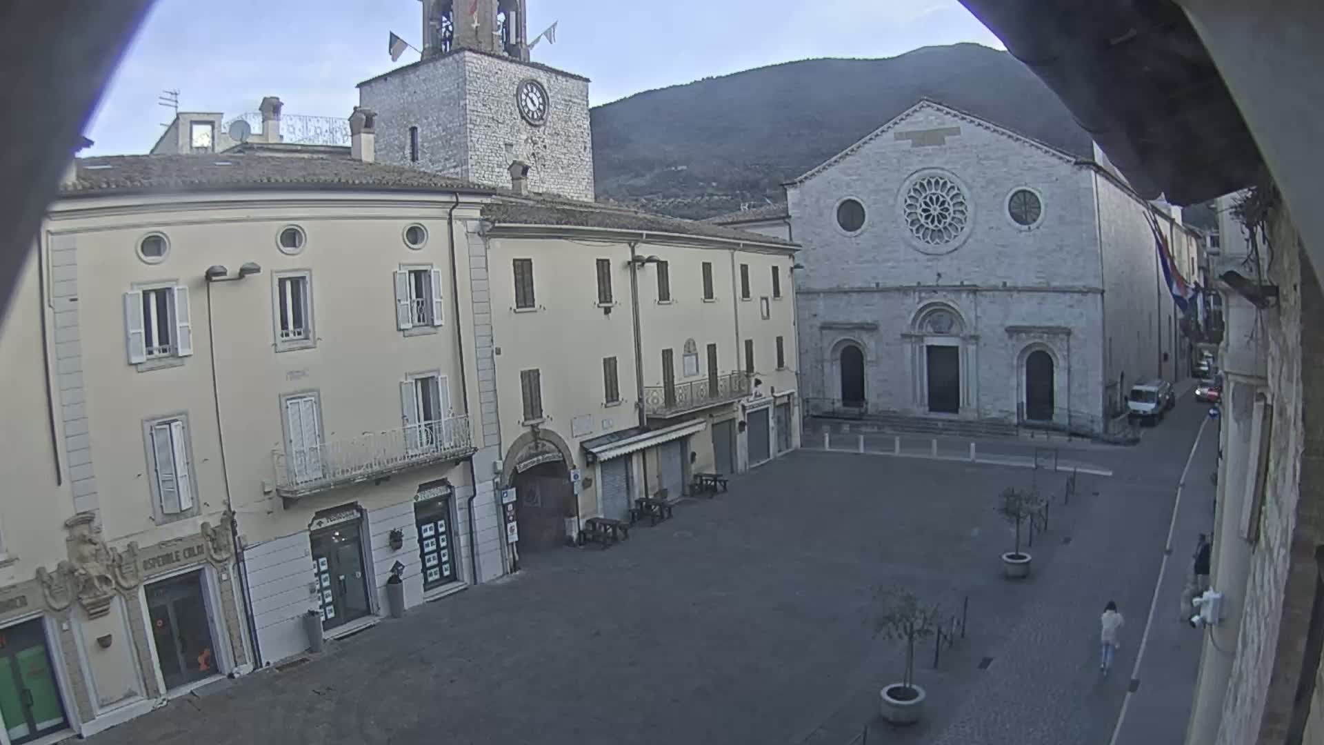 Gualdo Tadino Piazza Martiri della Libertà Square Live Cam - Perugia, Umbria, Italy