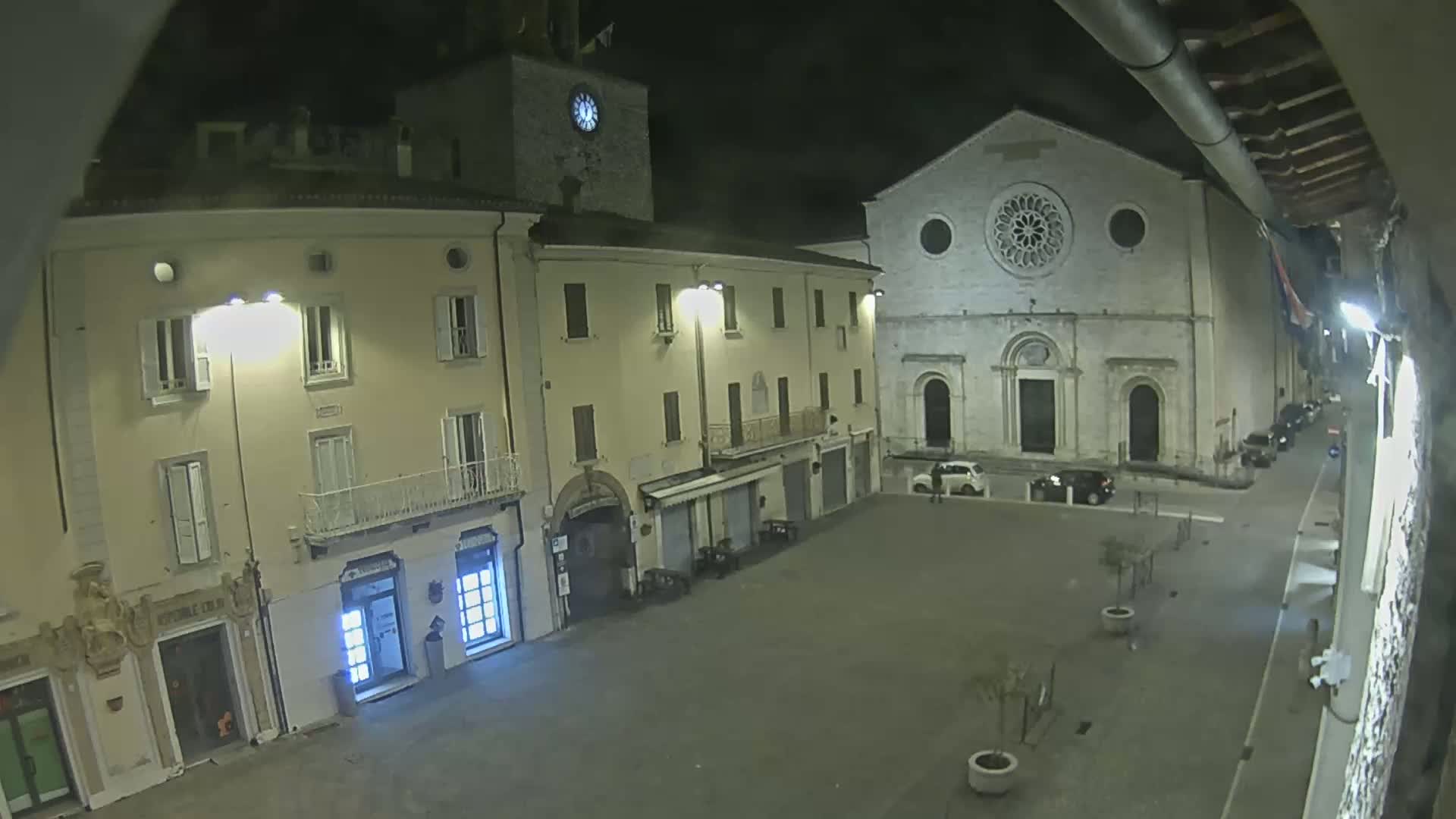 Gualdo Tadino Piazza Martiri della Libertà Square Live Cam - Perugia, Umbria, Italy