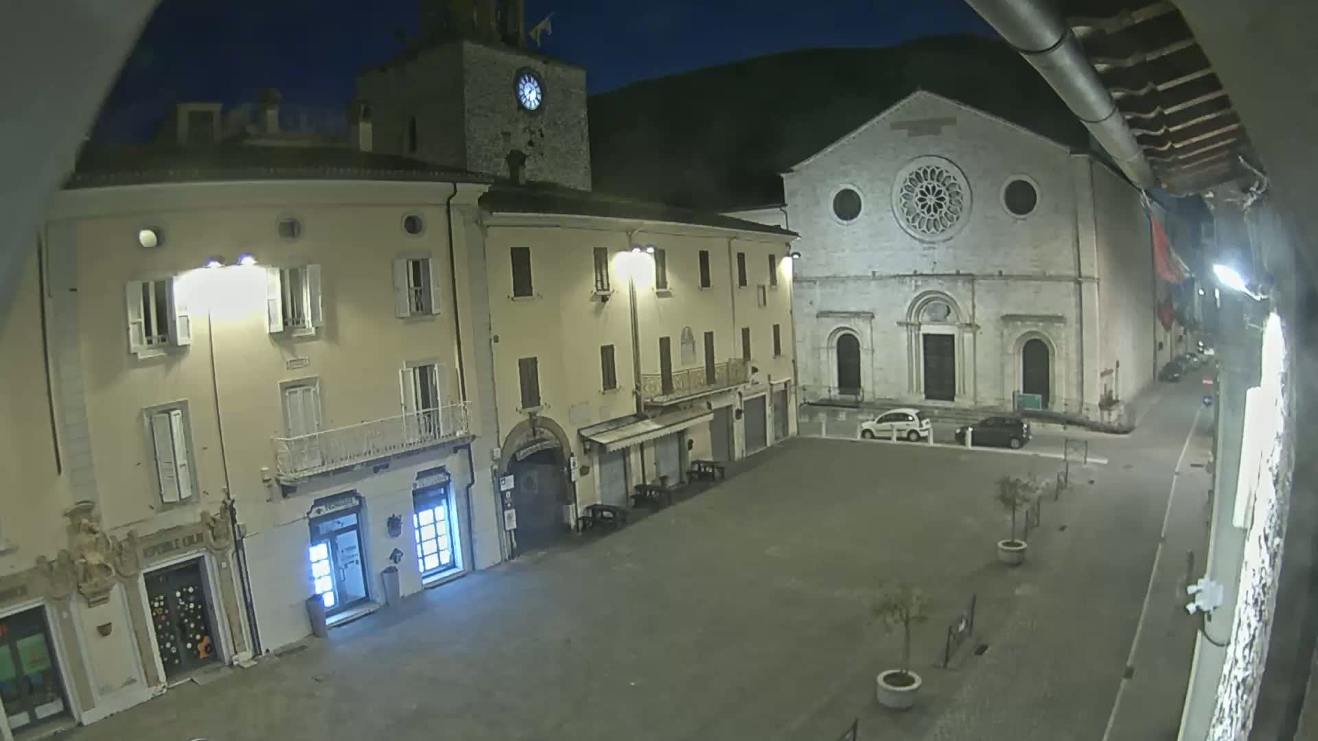 Gualdo Tadino Piazza Martiri della Libertà Square Live Cam - Perugia, Umbria, Italy