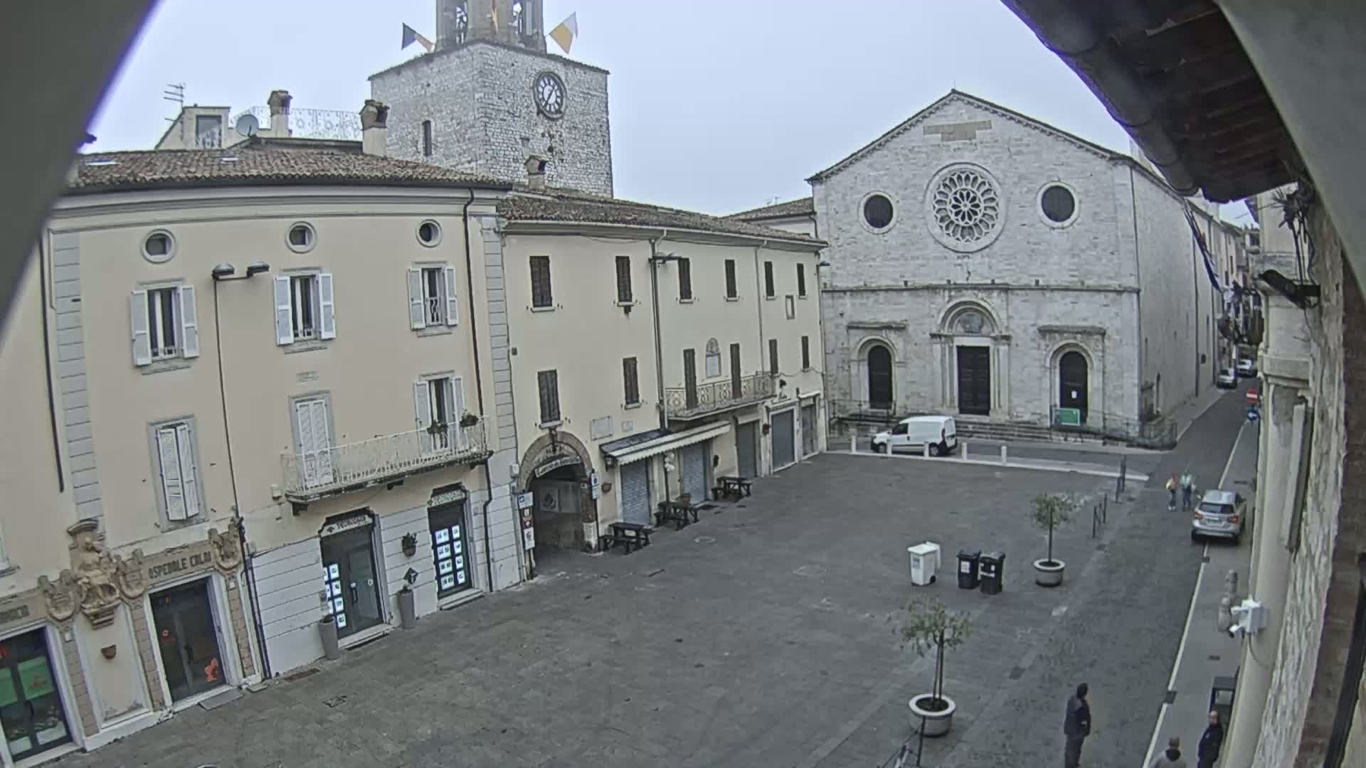 Gualdo Tadino Piazza Martiri della Libertà Square Live Cam - Perugia, Umbria, Italy