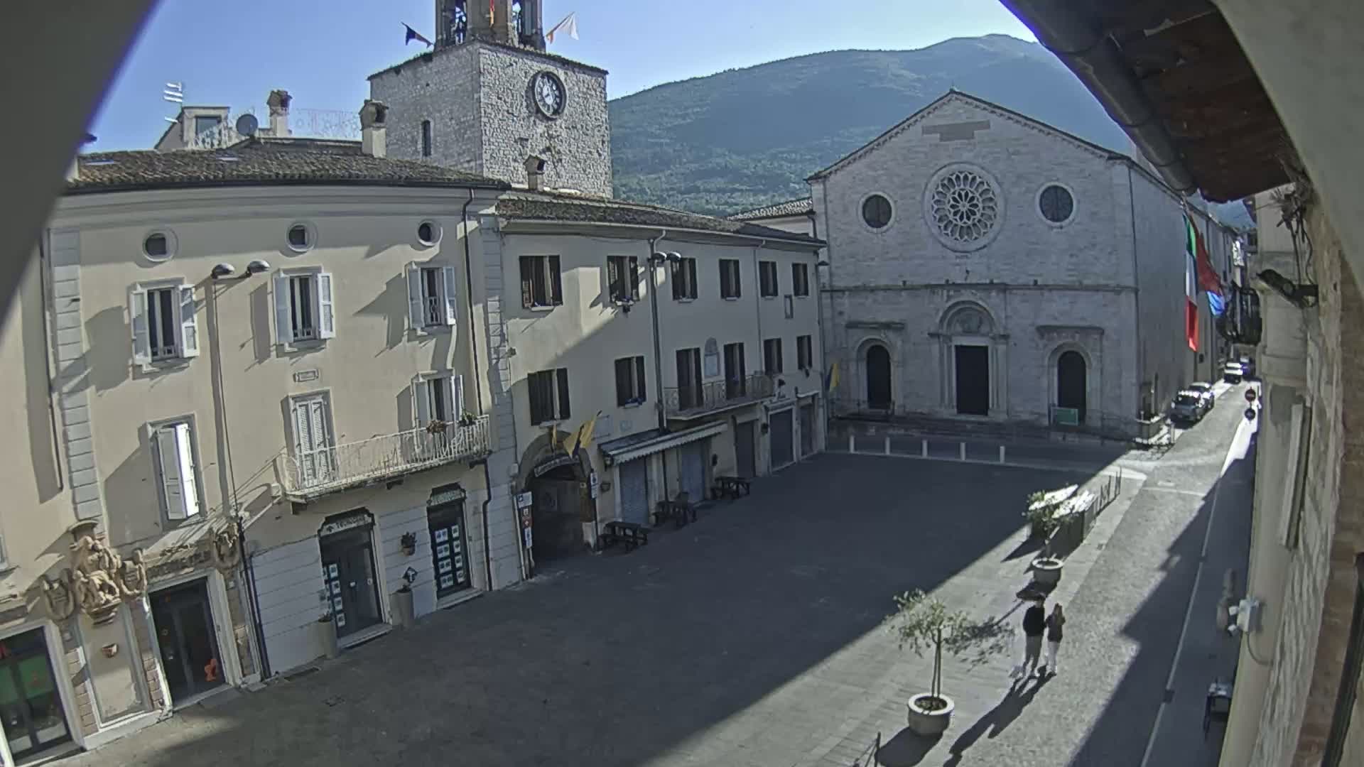 Gualdo Tadino Piazza Martiri della Libertà Square Live Cam - Perugia, Umbria, Italy