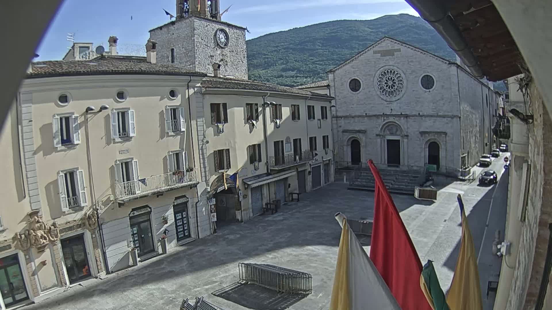 Gualdo Tadino Piazza Martiri della Libertà Square Live Cam - Perugia, Umbria, Italy