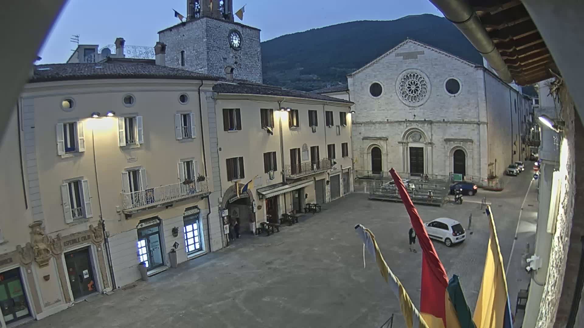 Gualdo Tadino Piazza Martiri della Libertà Square Live Cam - Perugia, Umbria, Italy