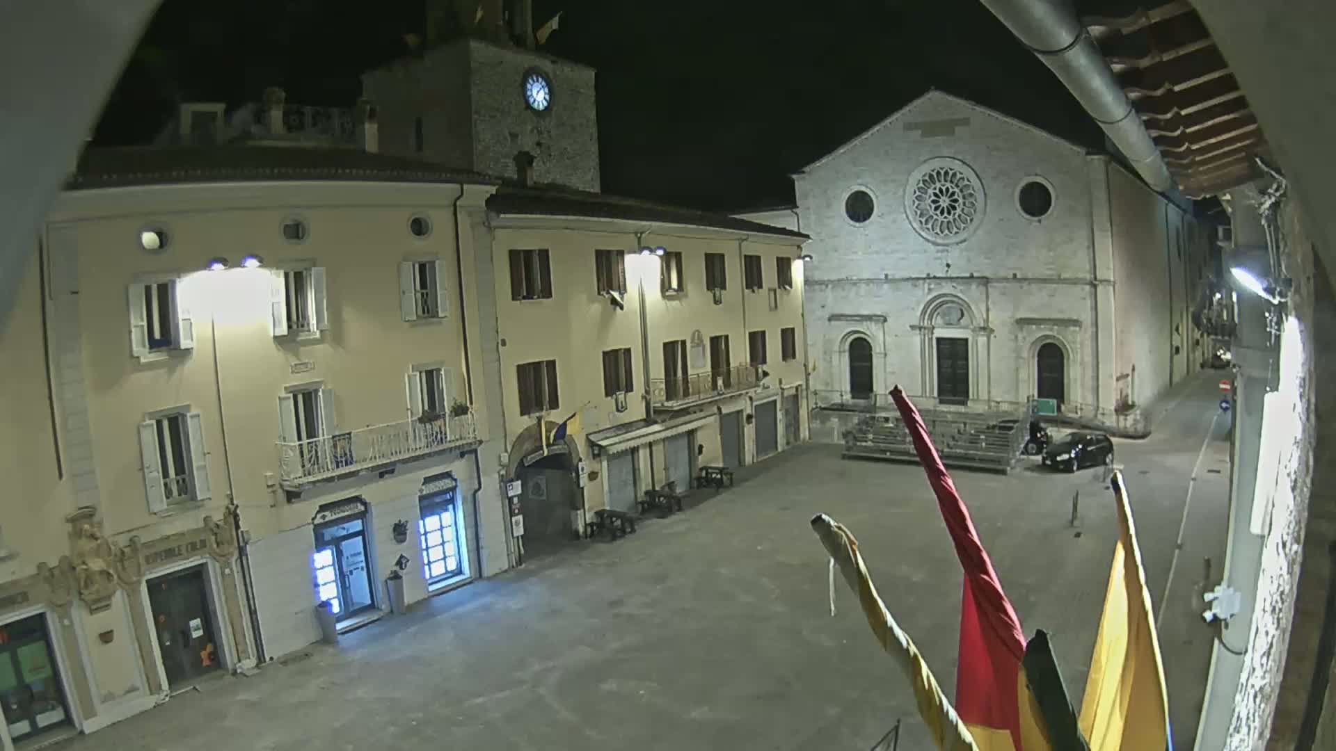 Gualdo Tadino Piazza Martiri della Libertà Square Live Cam - Perugia, Umbria, Italy