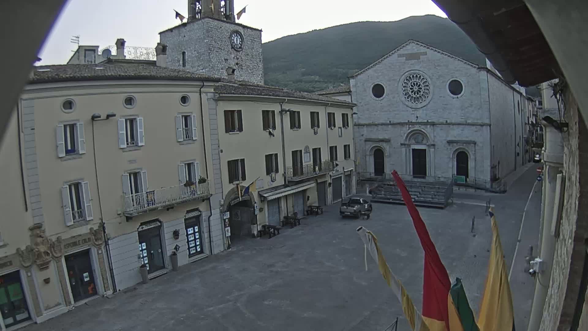 Gualdo Tadino Piazza Martiri della Libertà Square Live Cam - Perugia, Umbria, Italy