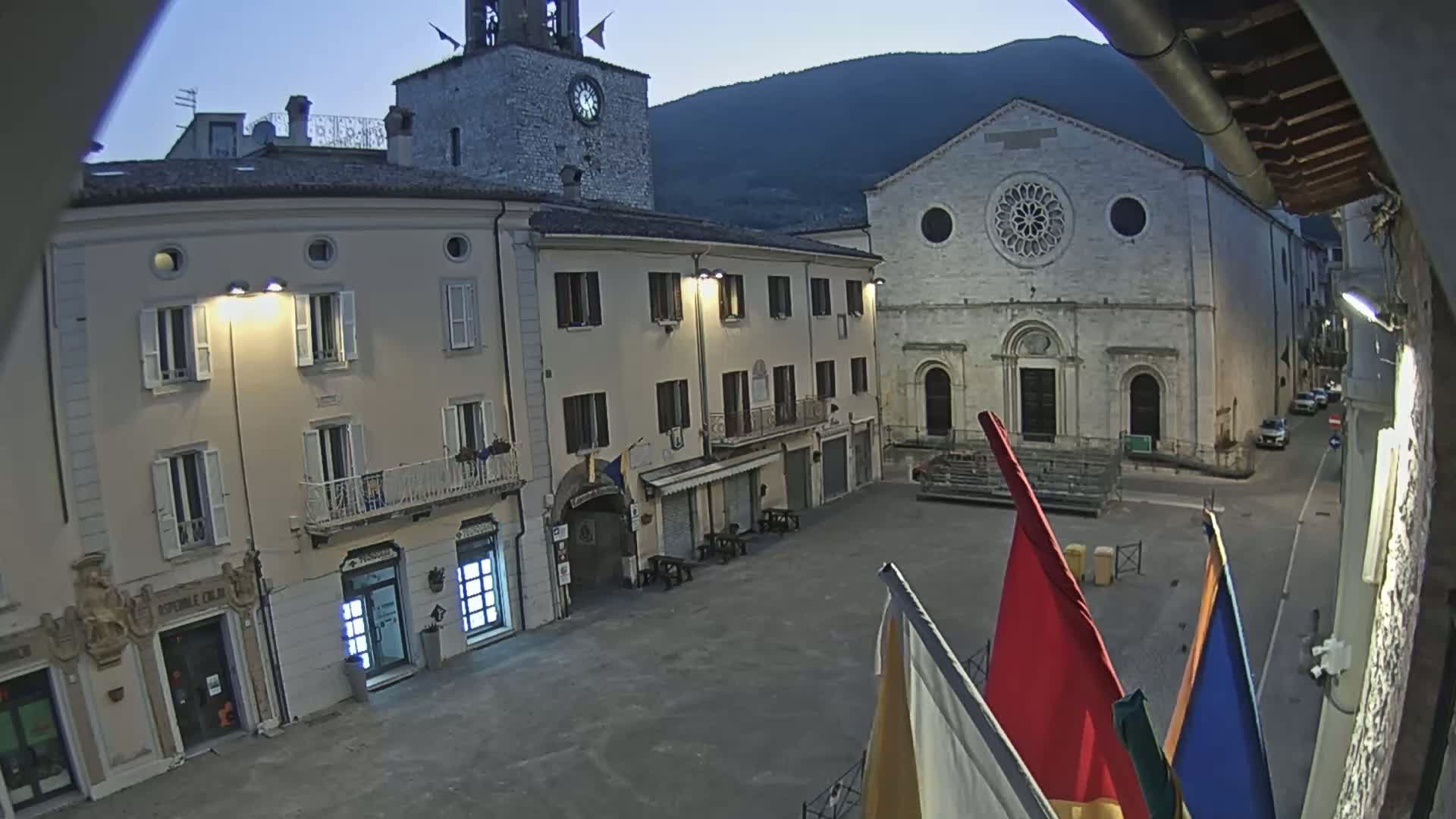 Gualdo Tadino Piazza Martiri della Libertà Square Live Cam - Perugia, Umbria, Italy