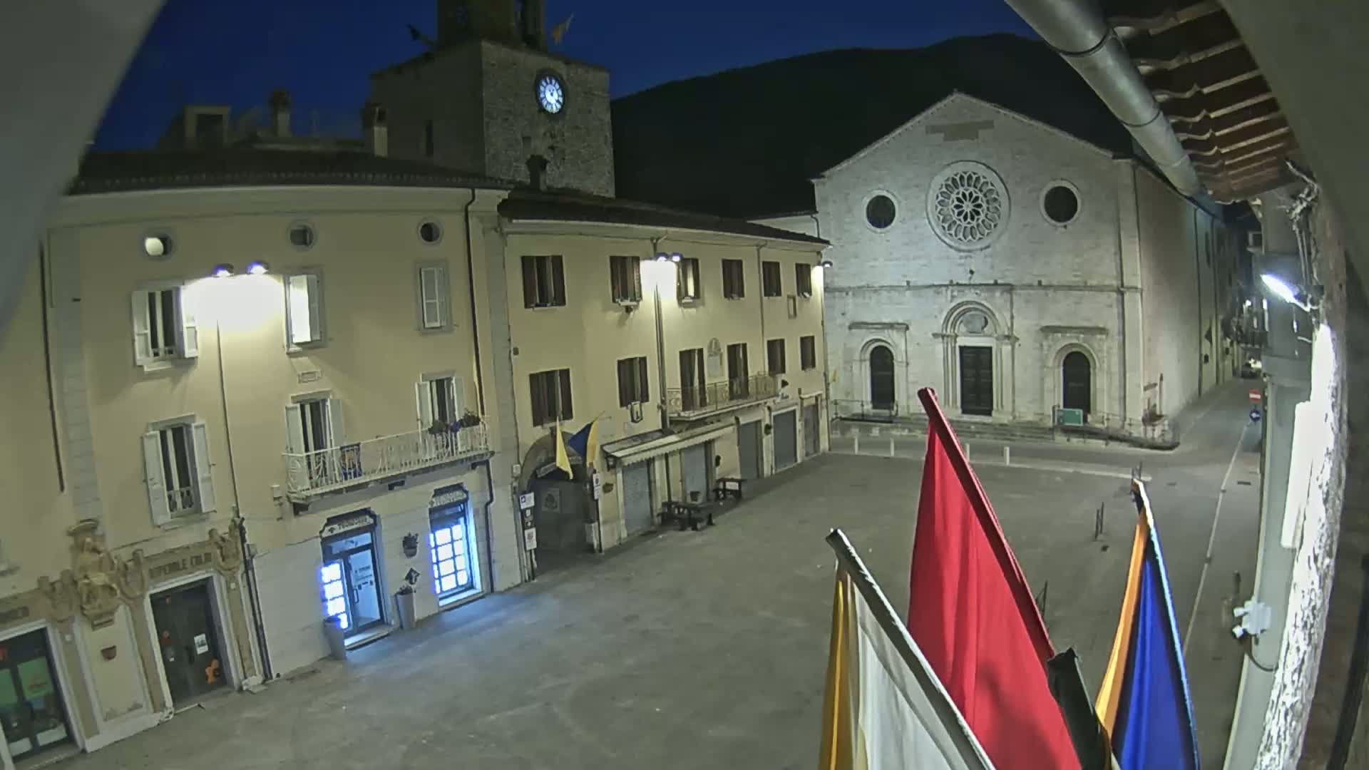 Gualdo Tadino Piazza Martiri della Libertà Square Live Cam - Perugia, Umbria, Italy