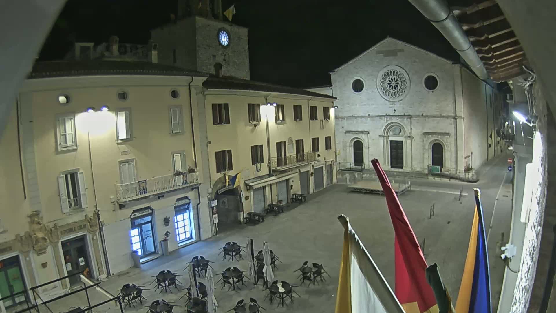 Gualdo Tadino Piazza Martiri della Libertà Square Live Cam - Perugia, Umbria, Italy