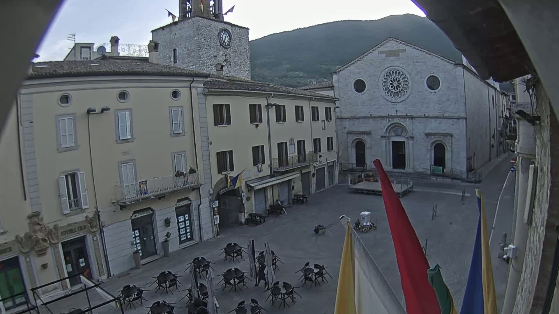 Gualdo Tadino Piazza Martiri della Libertà Square Live Cam - Perugia, Umbria, Italy