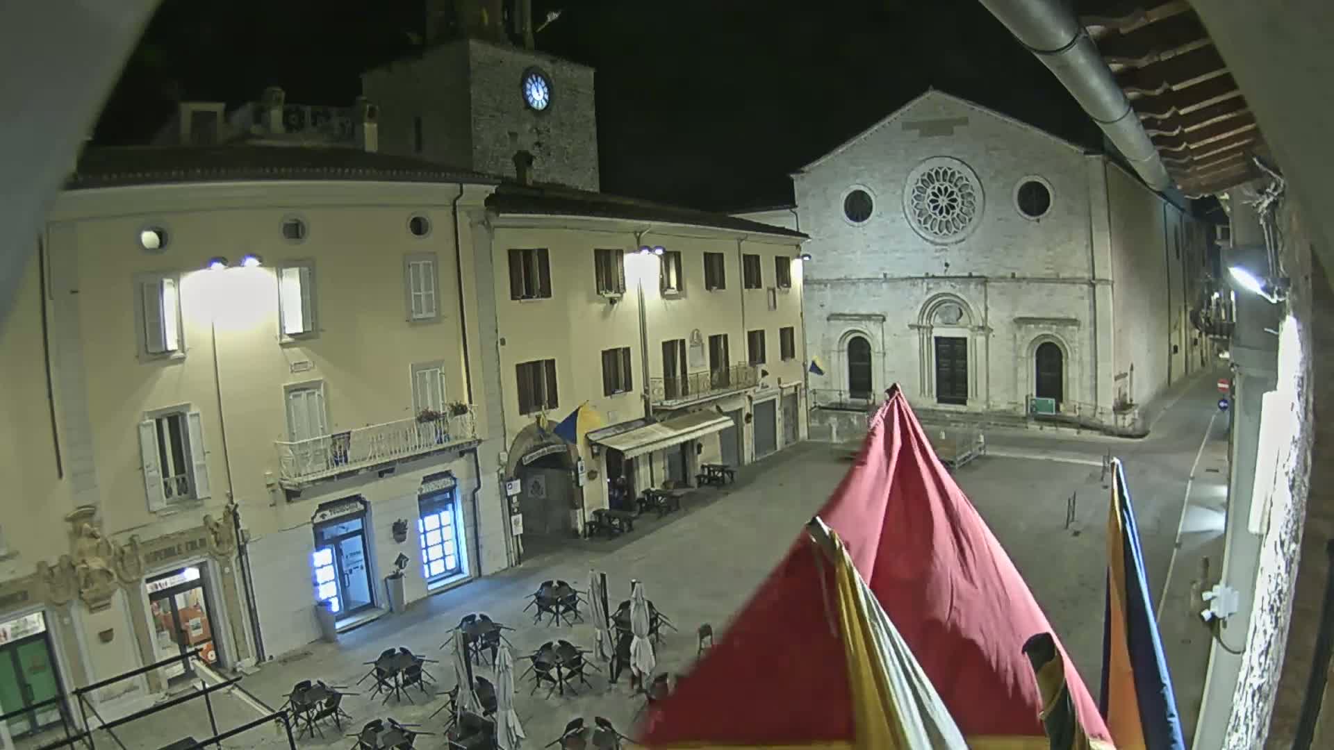 Gualdo Tadino Piazza Martiri della Libertà Square Live Cam - Perugia, Umbria, Italy