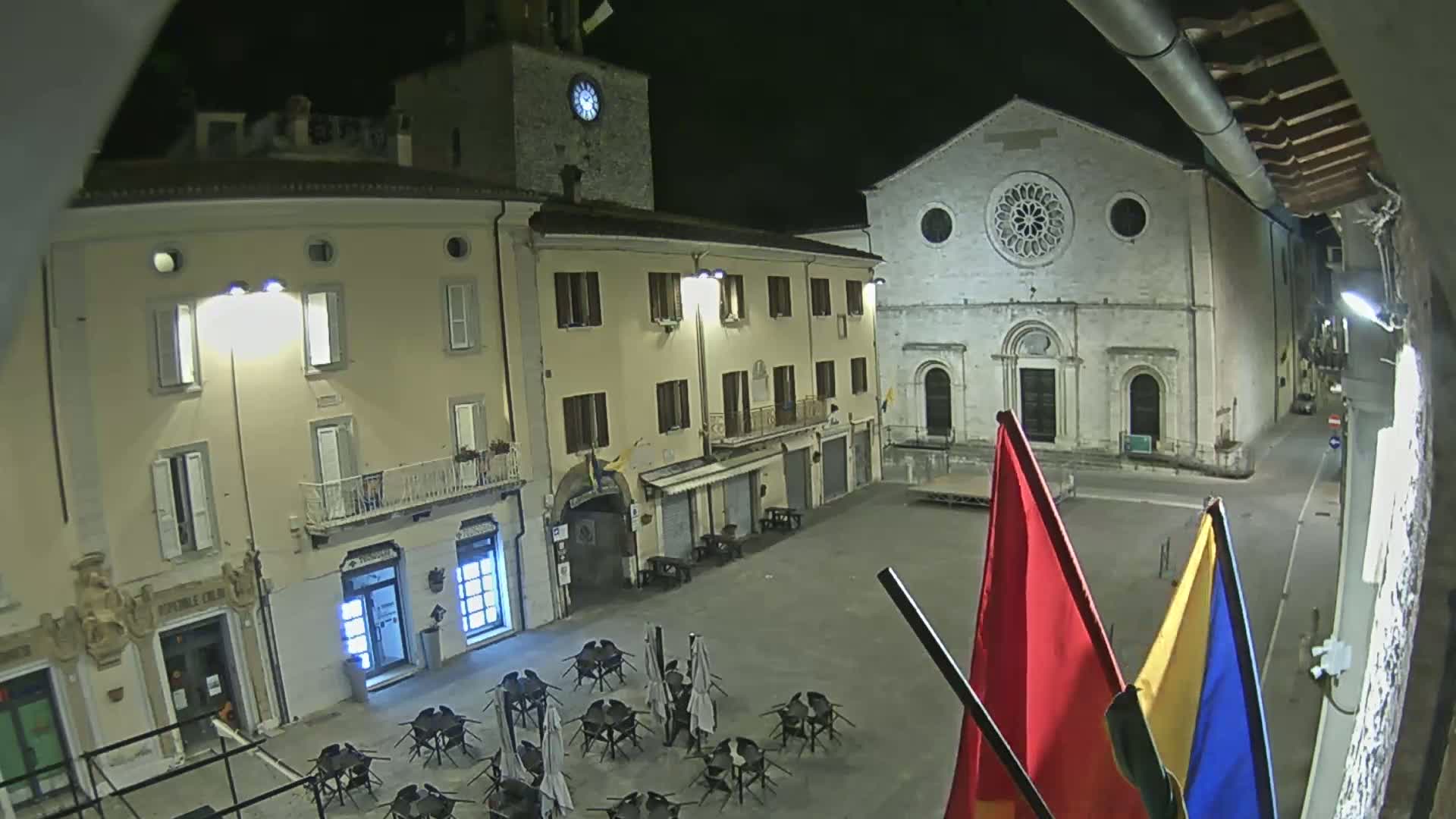 Gualdo Tadino Piazza Martiri della Libertà Square Live Cam - Perugia, Umbria, Italy