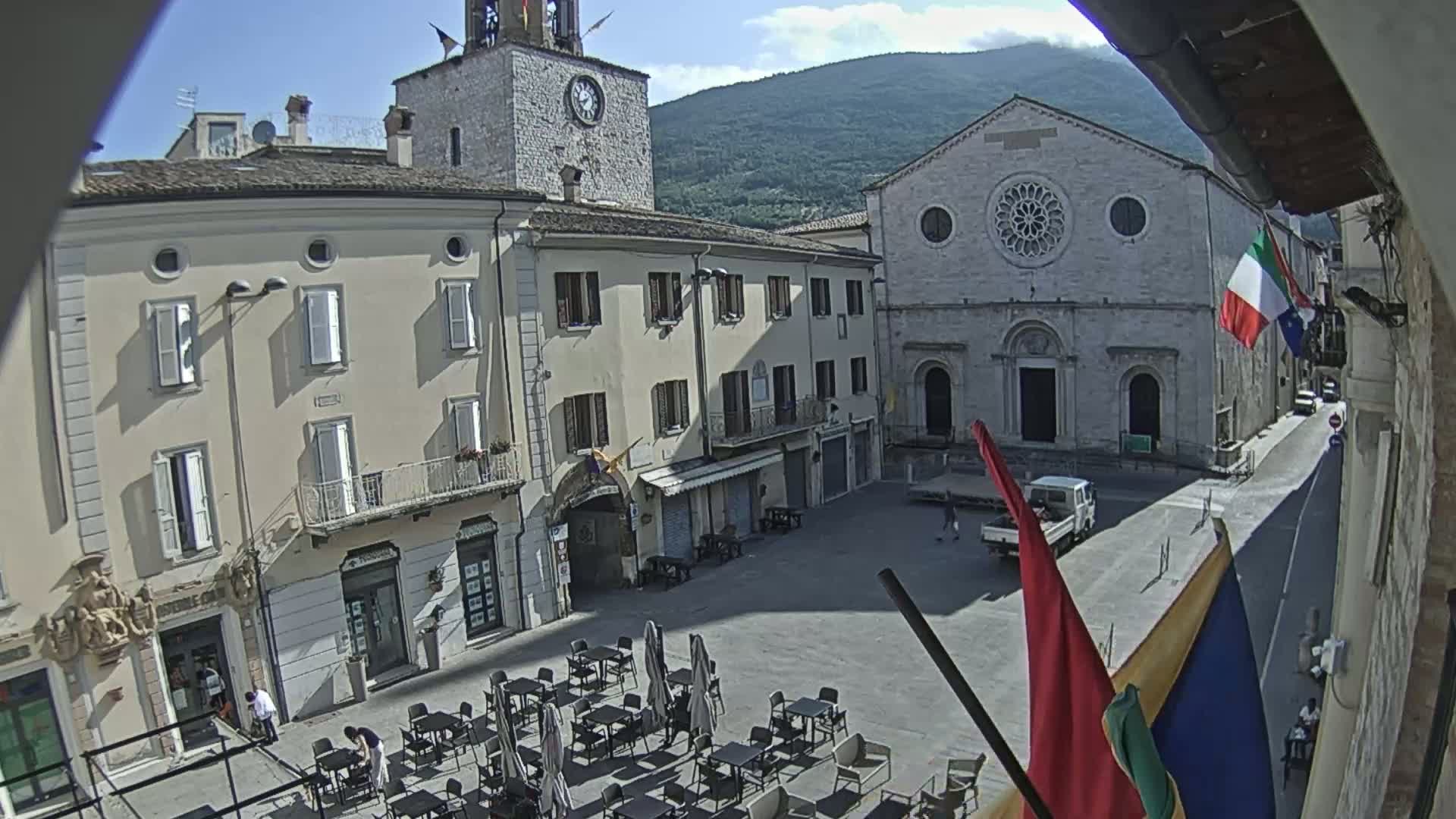 Gualdo Tadino Piazza Martiri della Libertà Square Live Cam - Perugia, Umbria, Italy
