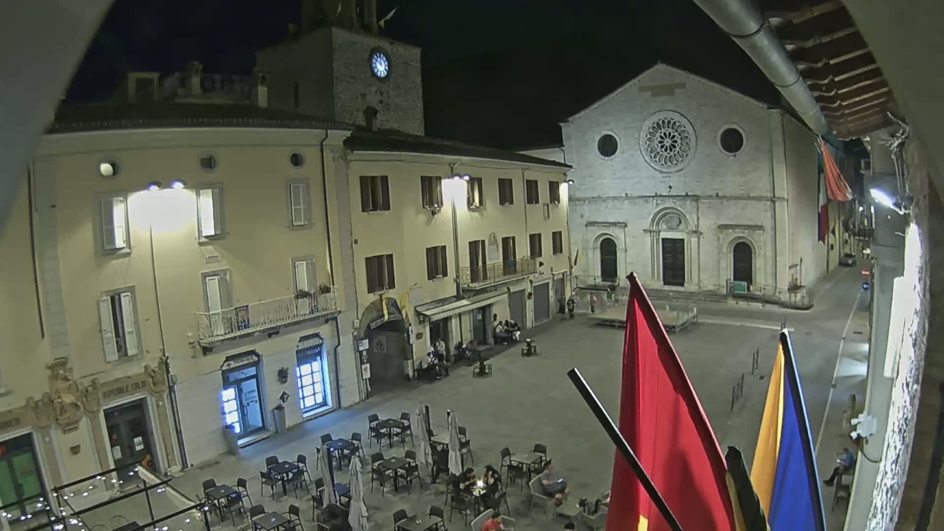 Gualdo Tadino Piazza Martiri della Libertà Square Live Cam - Perugia, Umbria, Italy